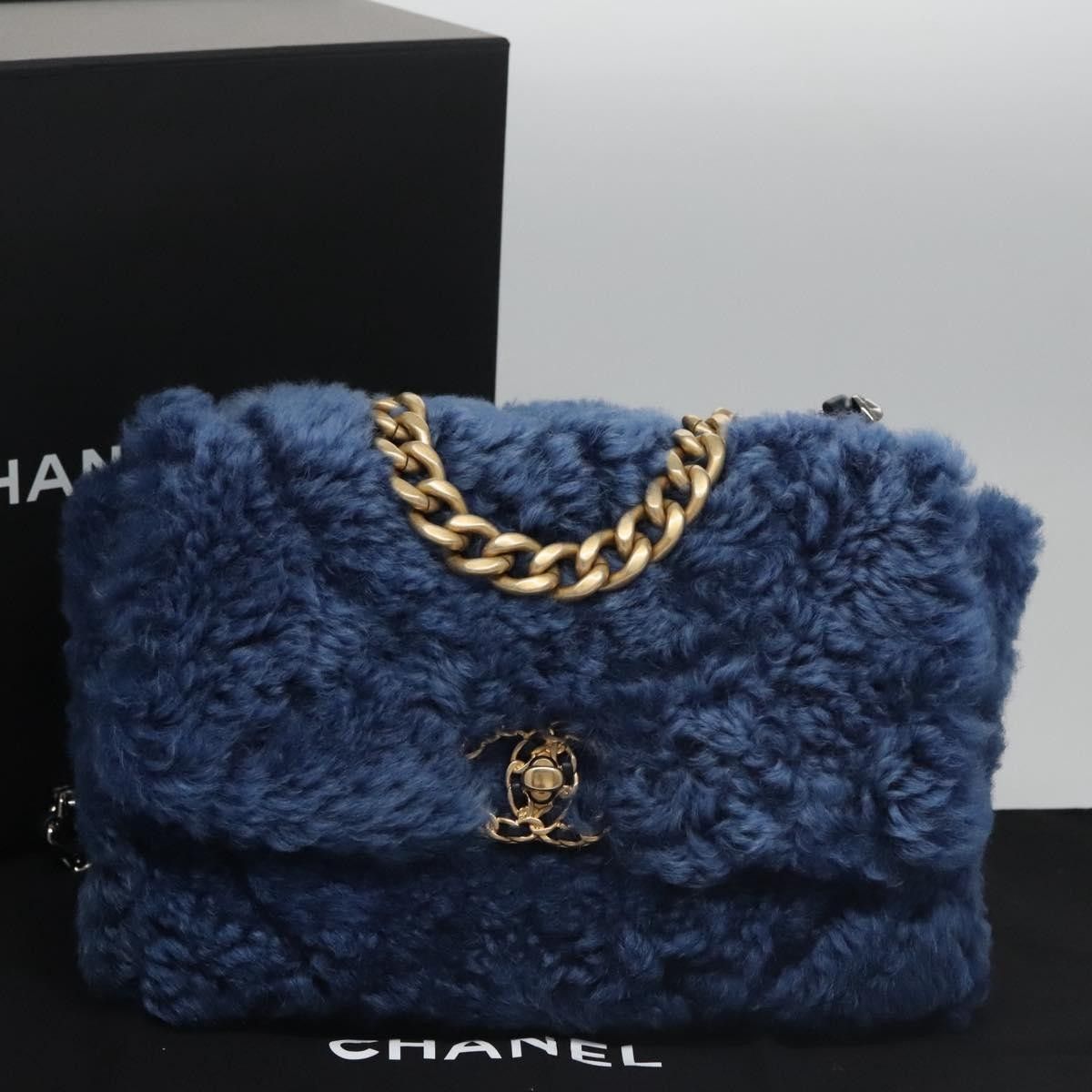 Chanel Chanel 19 Flap Bag Shearling Size ONE SIZE - 14 Thumbnail