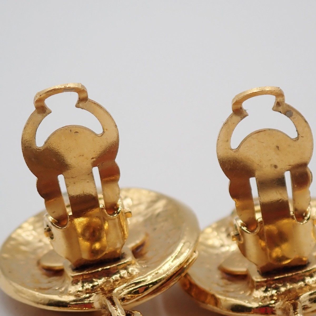 Chanel Chanel Vintage CC Round Drop Clip-On Earrings Metal Size ONE SIZE - 6 Thumbnail