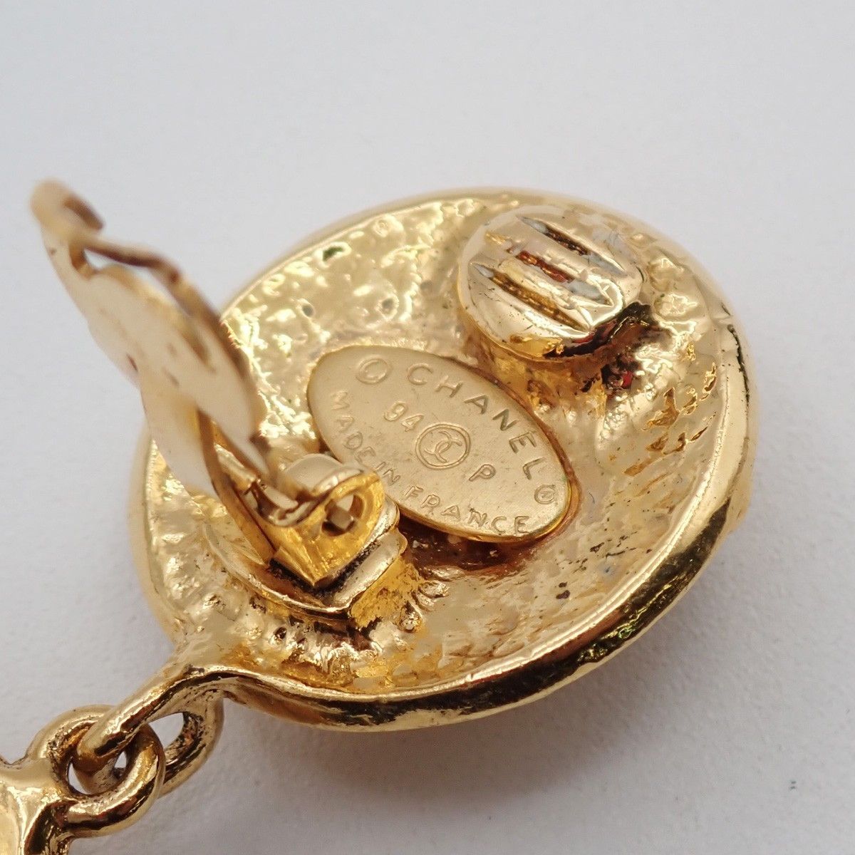 Chanel Chanel Vintage CC Round Drop Clip-On Earrings Metal Size ONE SIZE - 9 Thumbnail