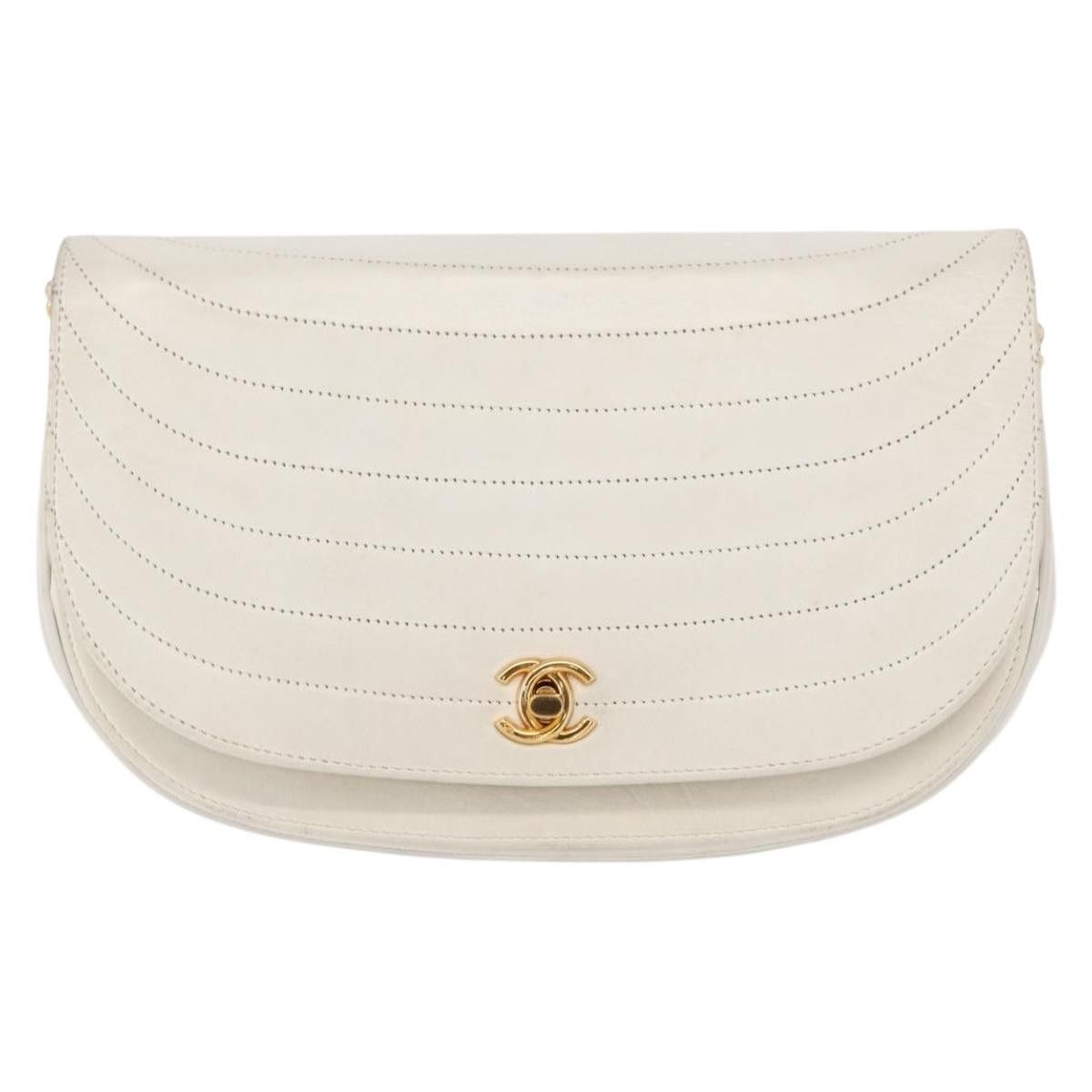 Chanel Chanel Vintage Crescent Flap Bag Horizontal Quilted Leather Size ONE SIZE - 19 Thumbnail