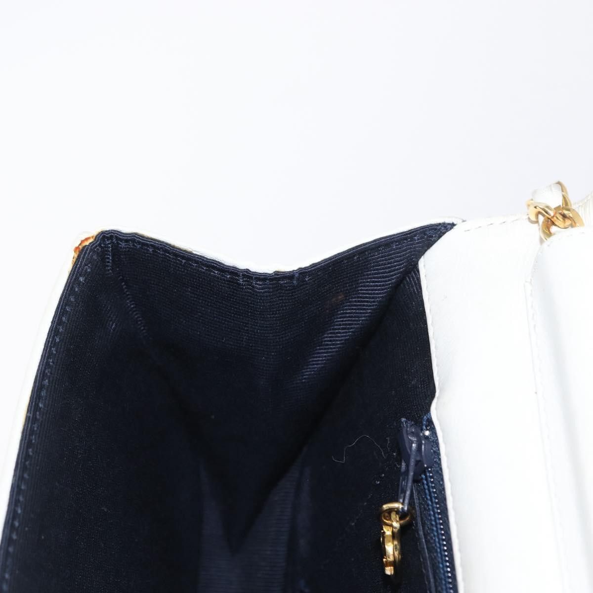 Chanel Chanel Vintage Crescent Flap Bag Horizontal Quilted Leather Size ONE SIZE - 23 Thumbnail