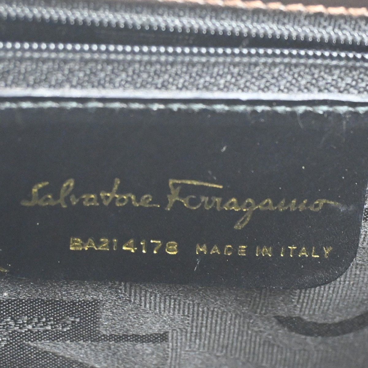 Salvatore Ferragamo Salvatore Ferragamo Convertible Vara Bow Tote Leather Size ONE SIZE - 6 Thumbnail