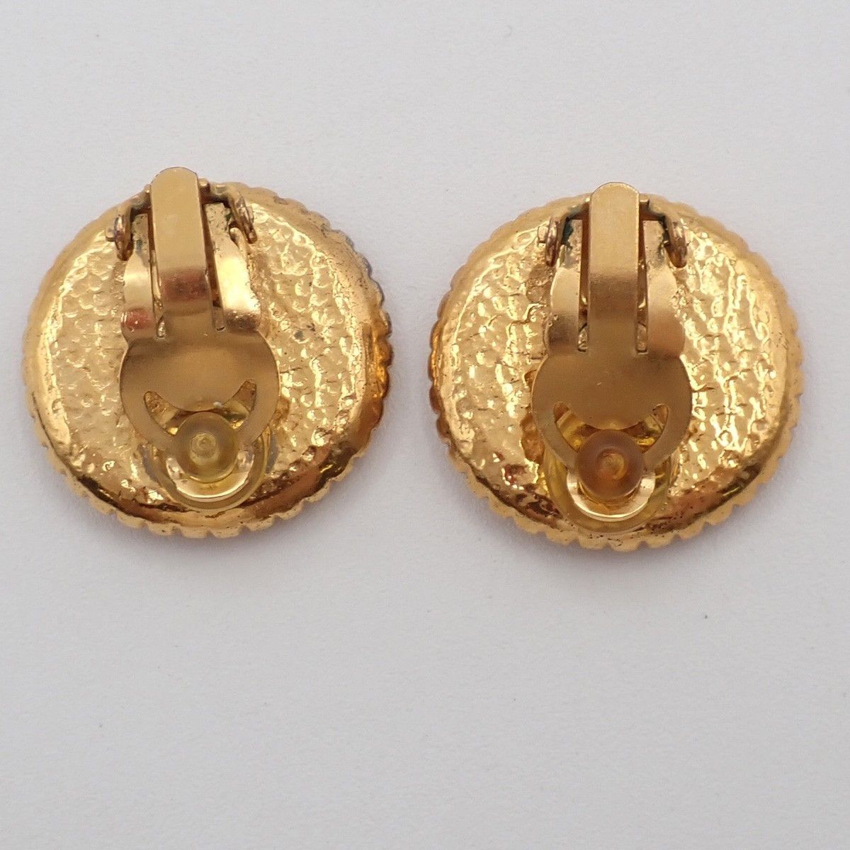Chanel Chanel Vintage CC Round Clip-On Earrings Metal Size ONE SIZE - 4 Thumbnail