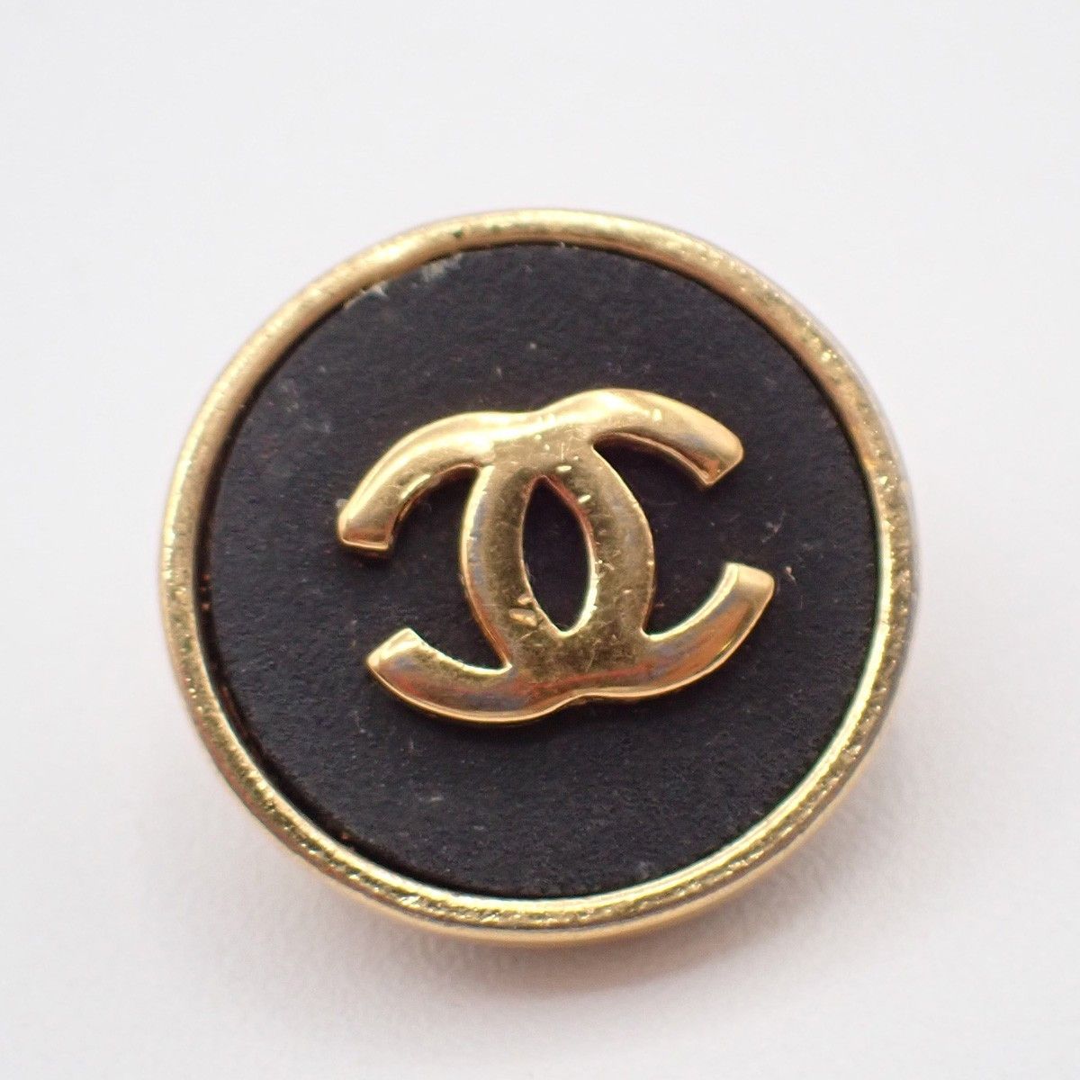 Chanel Chanel Vintage CC Round Button Clip-On Earrings Metal Size ONE SIZE - 10 Thumbnail