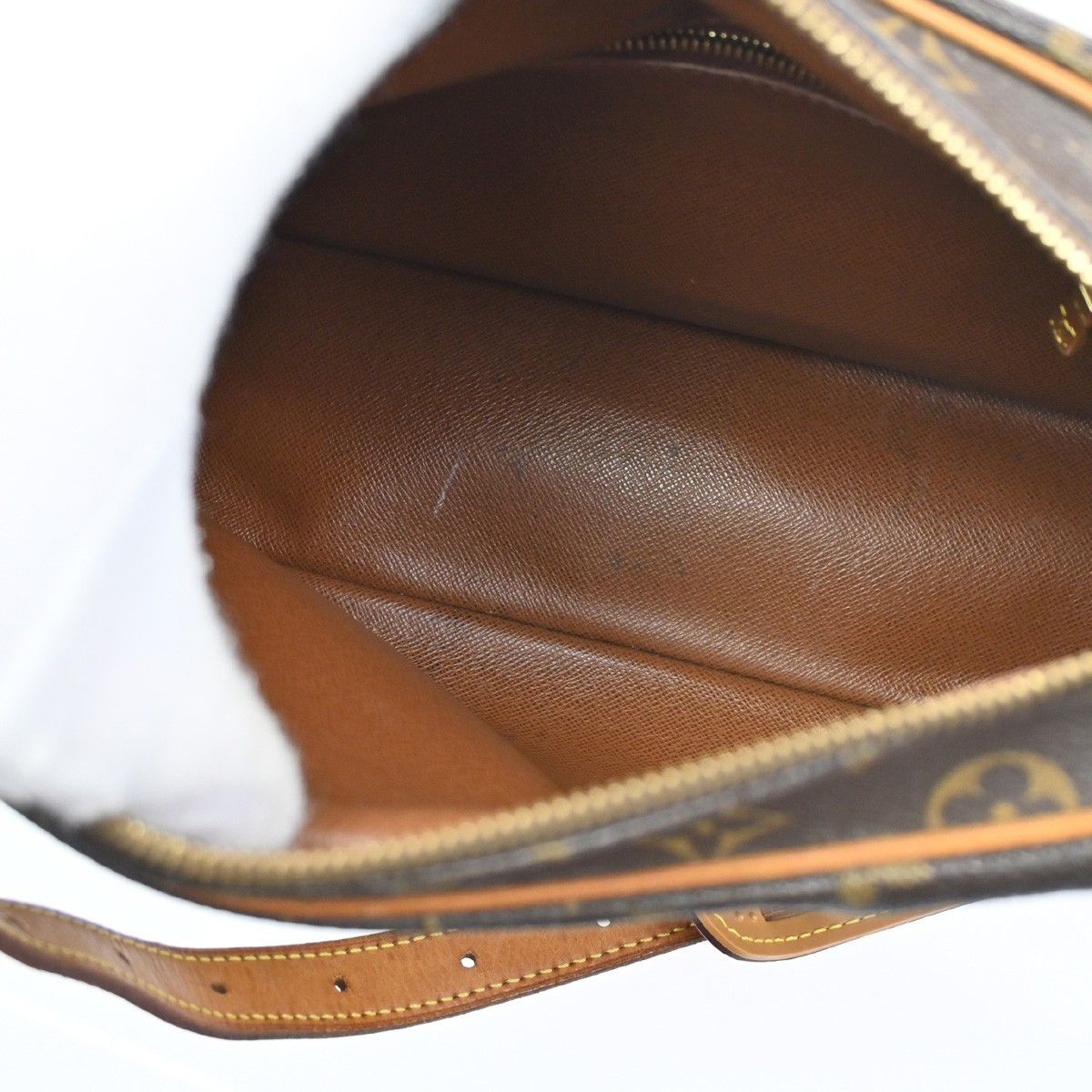 Louis Vuitton Louis Vuitton Boulogne Handbag Monogram Canvas Size ONE SIZE - 5 Thumbnail