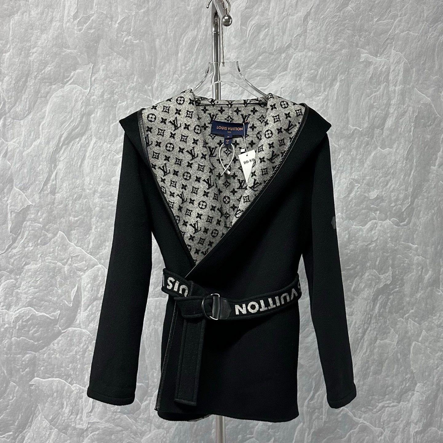Louis Vuitton louis vuitton cashmere hooded coat Size M / US 6-8 / IT 42-44 - 2 Thumbnail