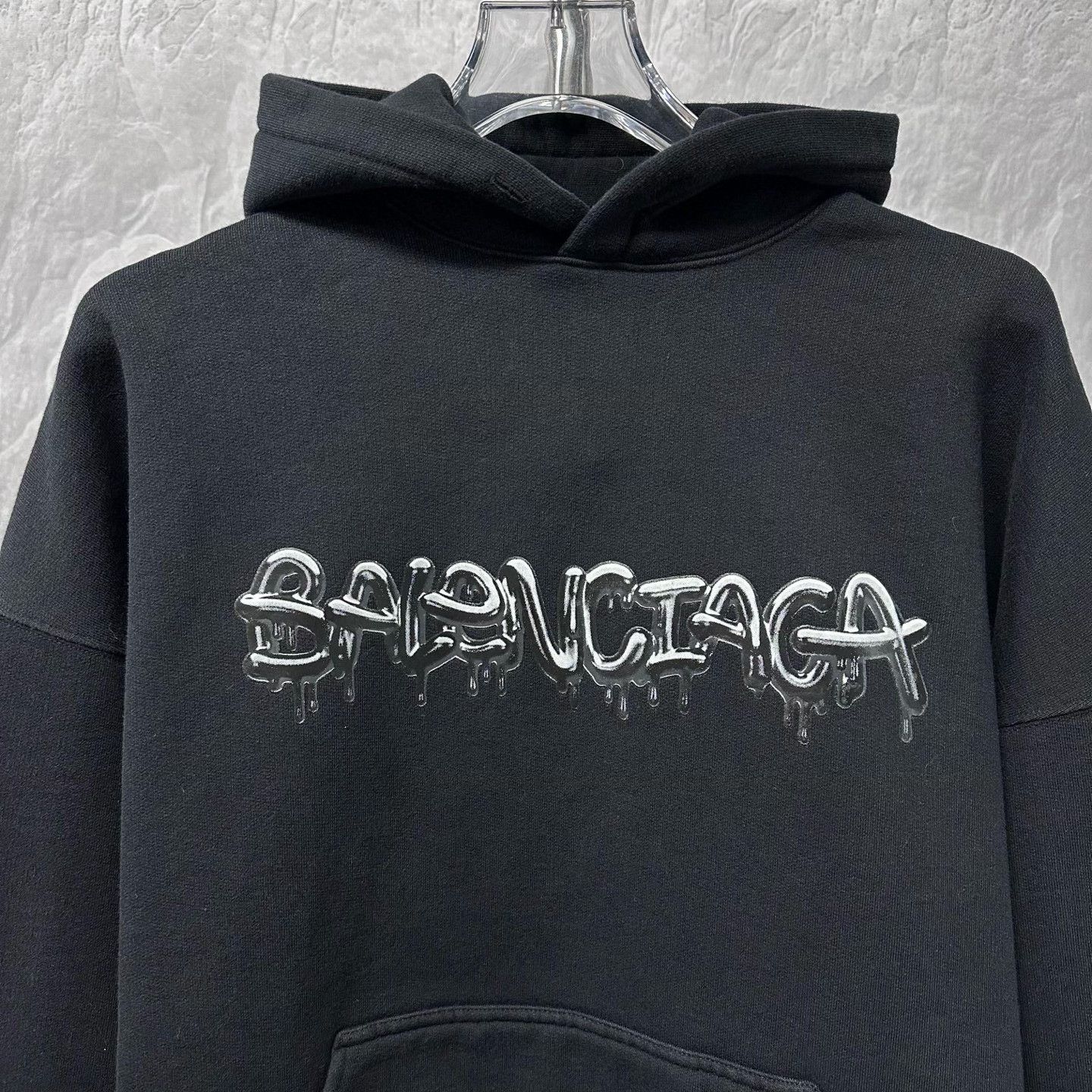 Balenciaga balenciaga j01071 black hoodie with stains Size US XXS / EU 40 - 2 Thumbnail