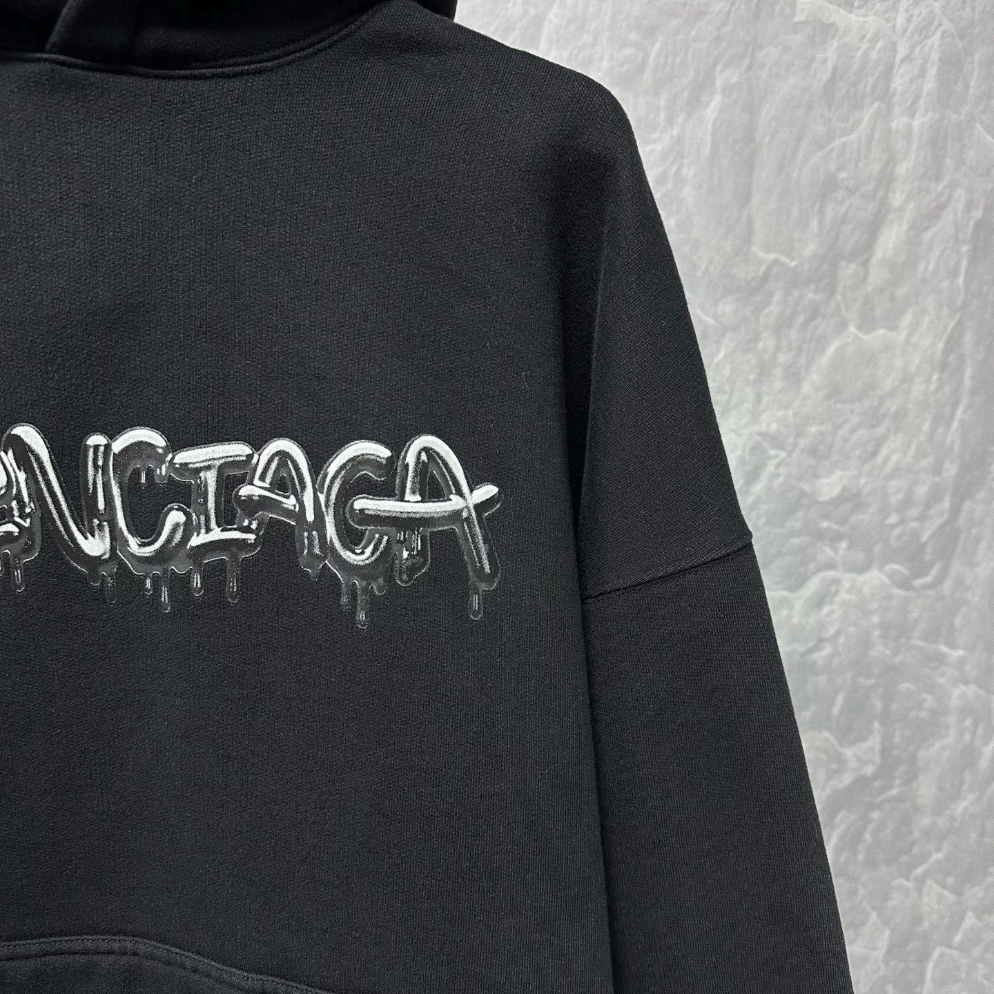 Balenciaga balenciaga j01071 black hoodie with stains Size US XXS / EU 40 - 3 Thumbnail