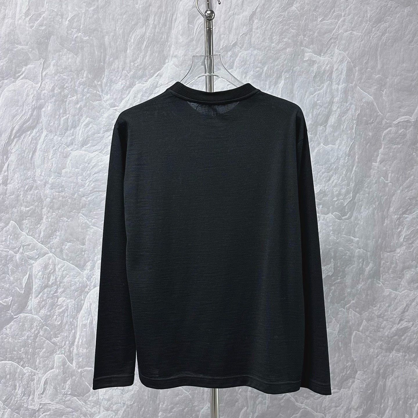 Louis Vuitton louis vuitton long sleeve logo t-shirt Size M / US 6-8 / IT 42-44 - 4 Thumbnail