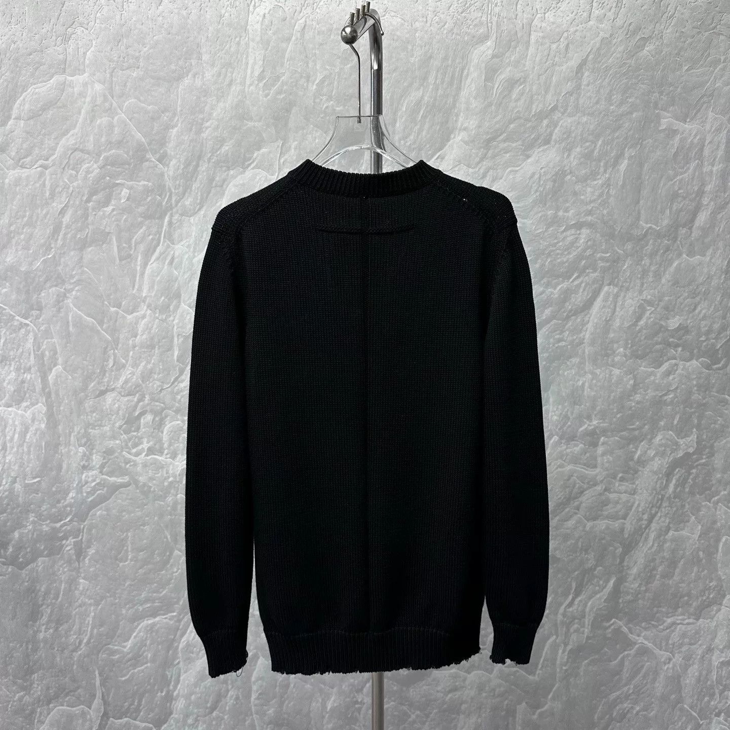 Givenchy givenchy logo distressed knitted sweater medium Size US M / EU 48-50 / 2 - 2 Thumbnail