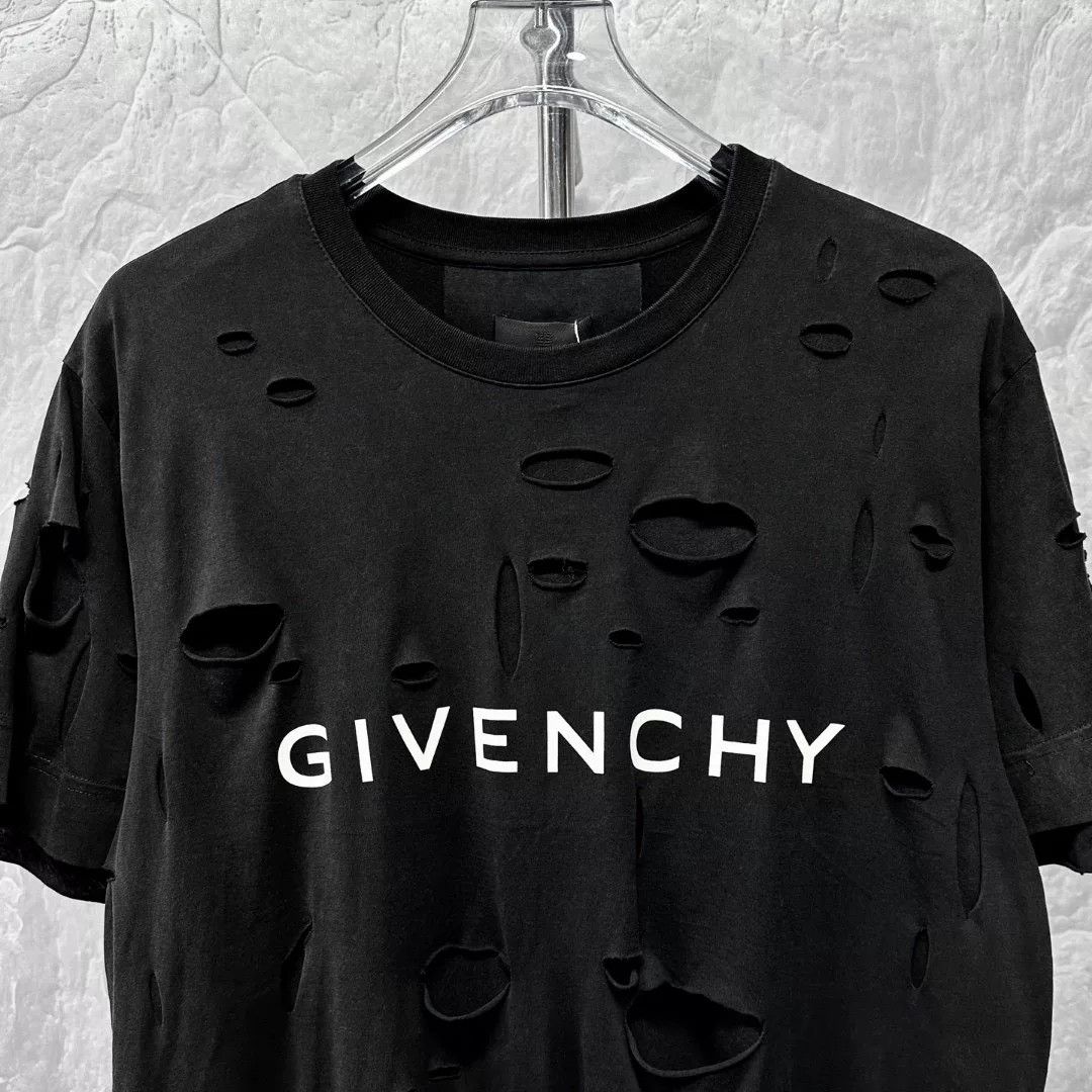 Givenchy distressed givenchy short sleeve t-shirt xs Size US XS / EU 42 / 0 - 3 Thumbnail