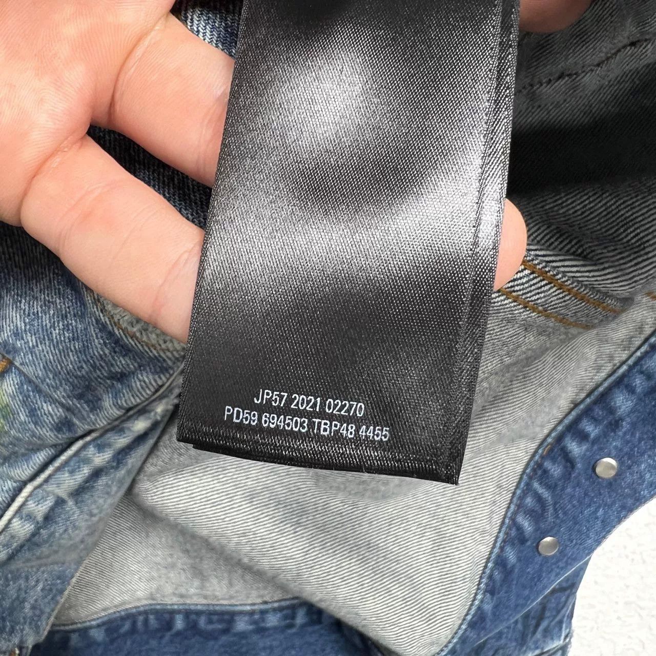 Balenciaga balenciaga hand-painted distressed denim jacket Size US S / EU 44-46 / 1 - 5 Thumbnail