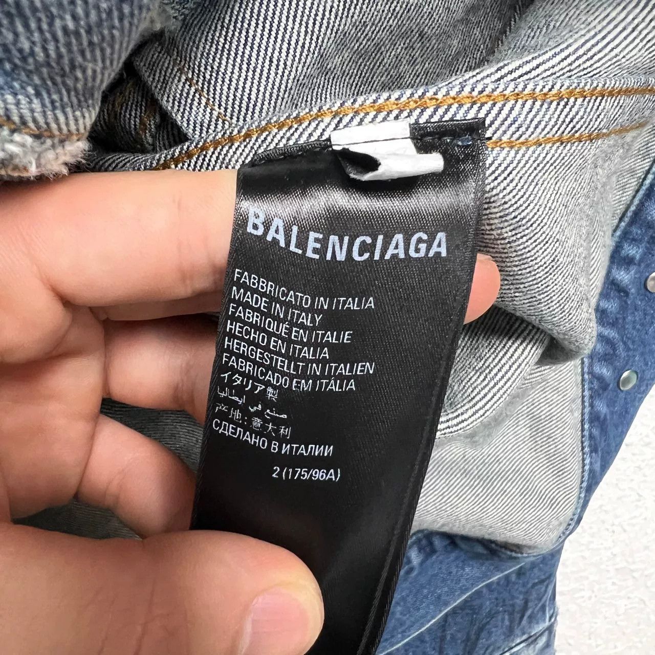 Balenciaga balenciaga hand-painted distressed denim jacket Size US S / EU 44-46 / 1 - 4 Thumbnail