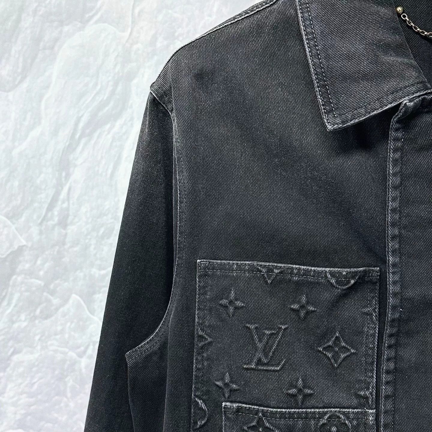 Louis Vuitton louis vuitton fw24 embossed denim jacket Size US L / EU 52-54 / 3 - 3 Thumbnail