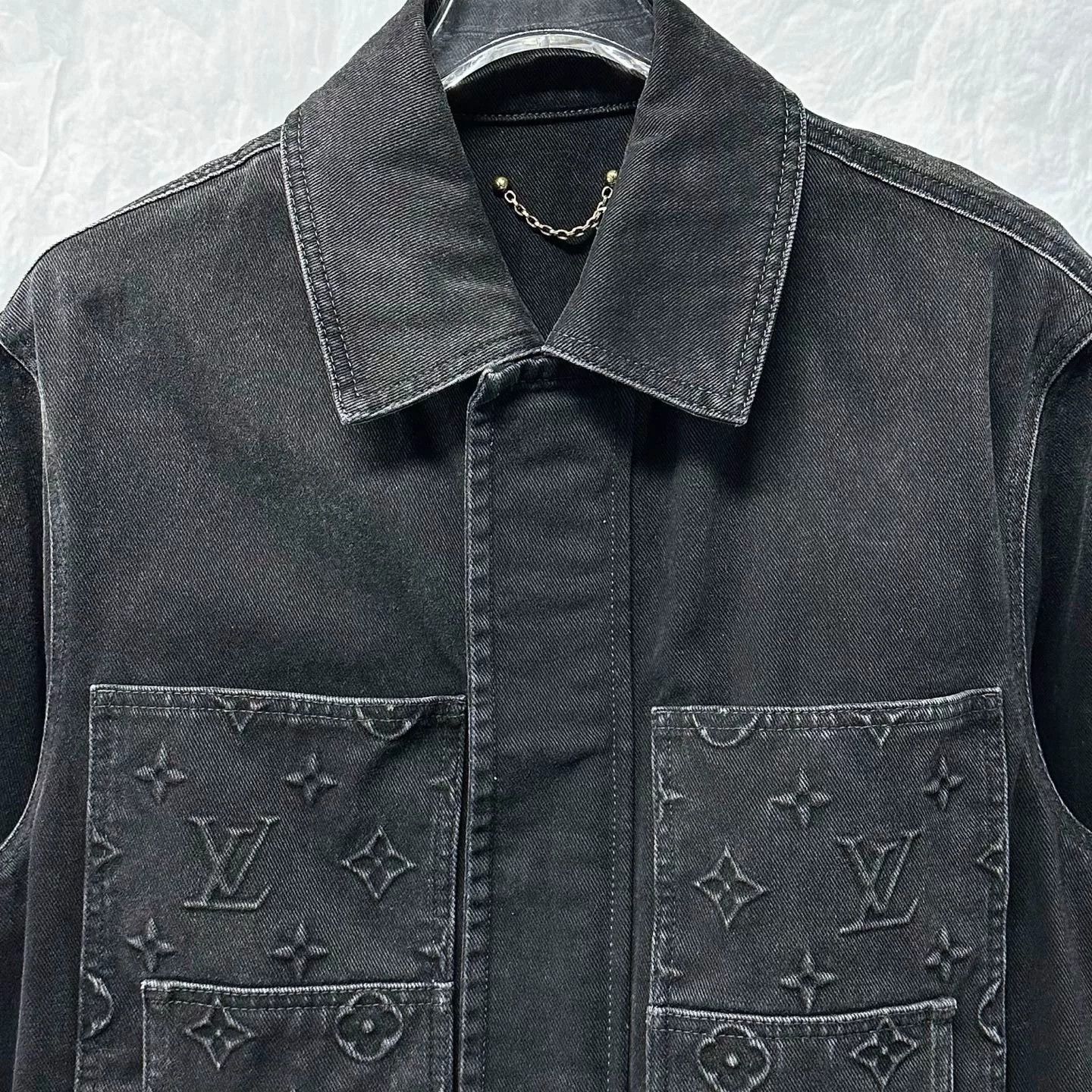 Louis Vuitton louis vuitton fw24 embossed denim jacket Size US L / EU 52-54 / 3 - 2 Thumbnail