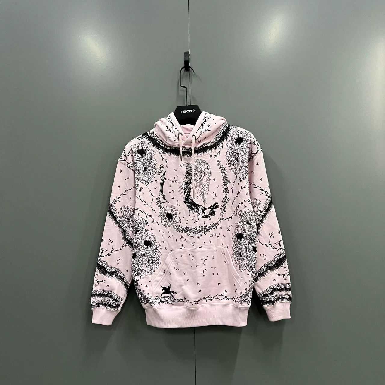 Givenchy givenchy gothic print hoodie in pink Size XS / US 0-2 / IT 36-38 - 2 Thumbnail