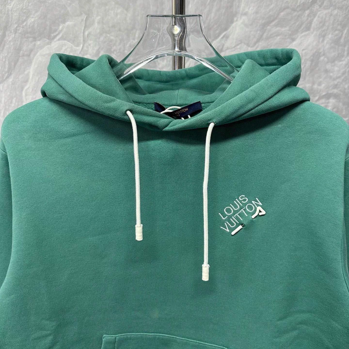 Louis Vuitton louis vuitton green hoodie with logo Size US M / EU 48-50 / 2 - 3 Thumbnail