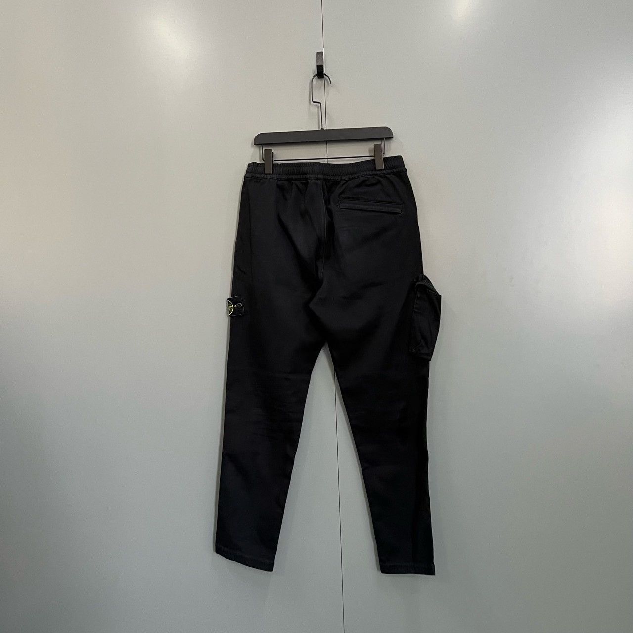 Stone Island black cargo pants from stone island Size US 32 / EU 48 - 2 Thumbnail