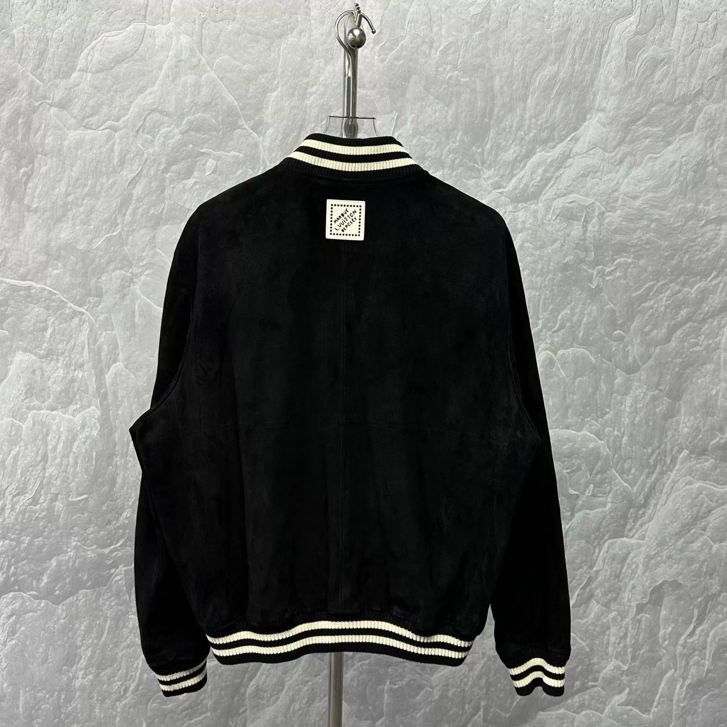 Louis Vuitton louis vuitton fw24 rhinestone baseball jacket Size US L / EU 52-54 / 3 - 2 Thumbnail
