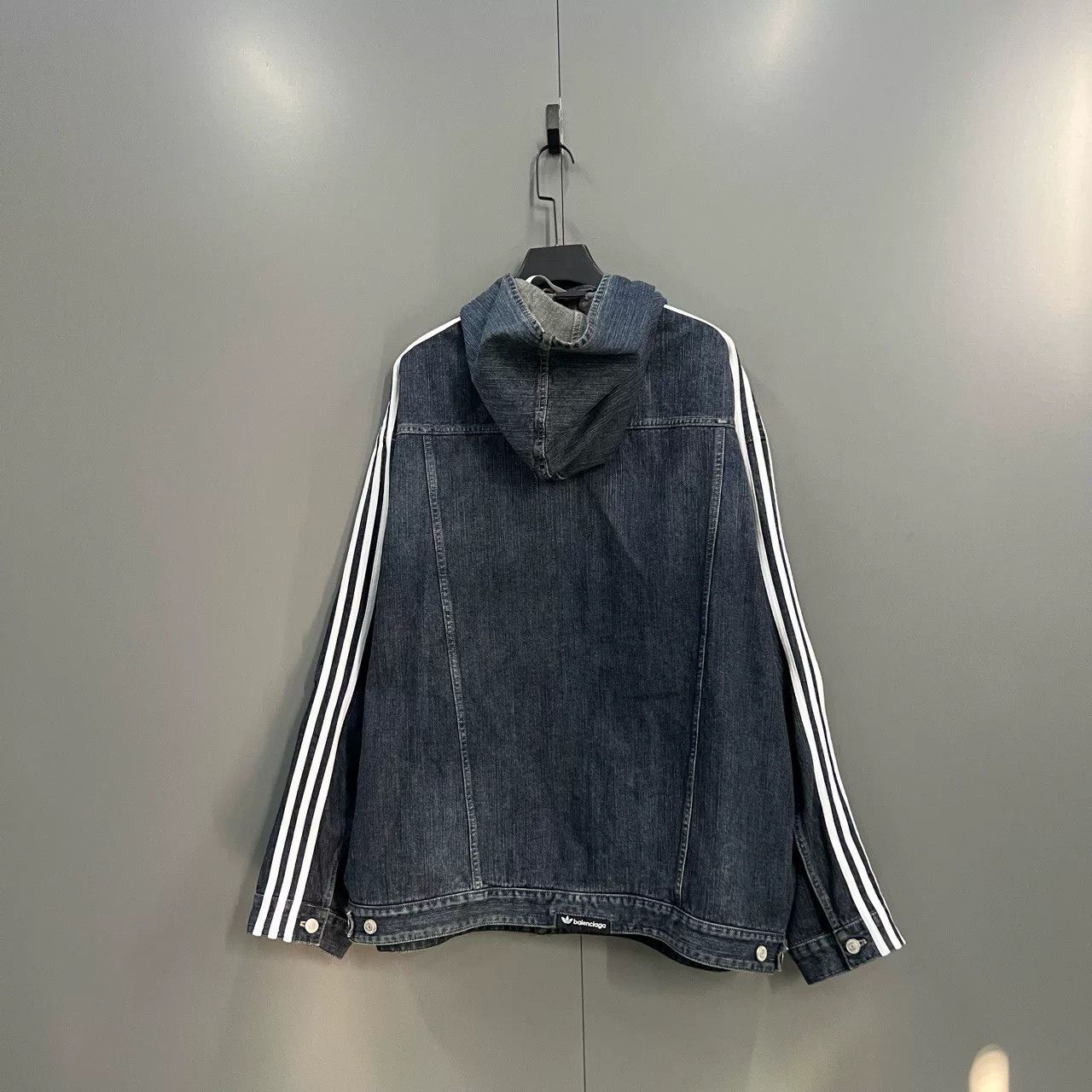 Balenciaga balenciaga x adidas denim hooded jacket Size US M / EU 48-50 / 2 - 2 Thumbnail