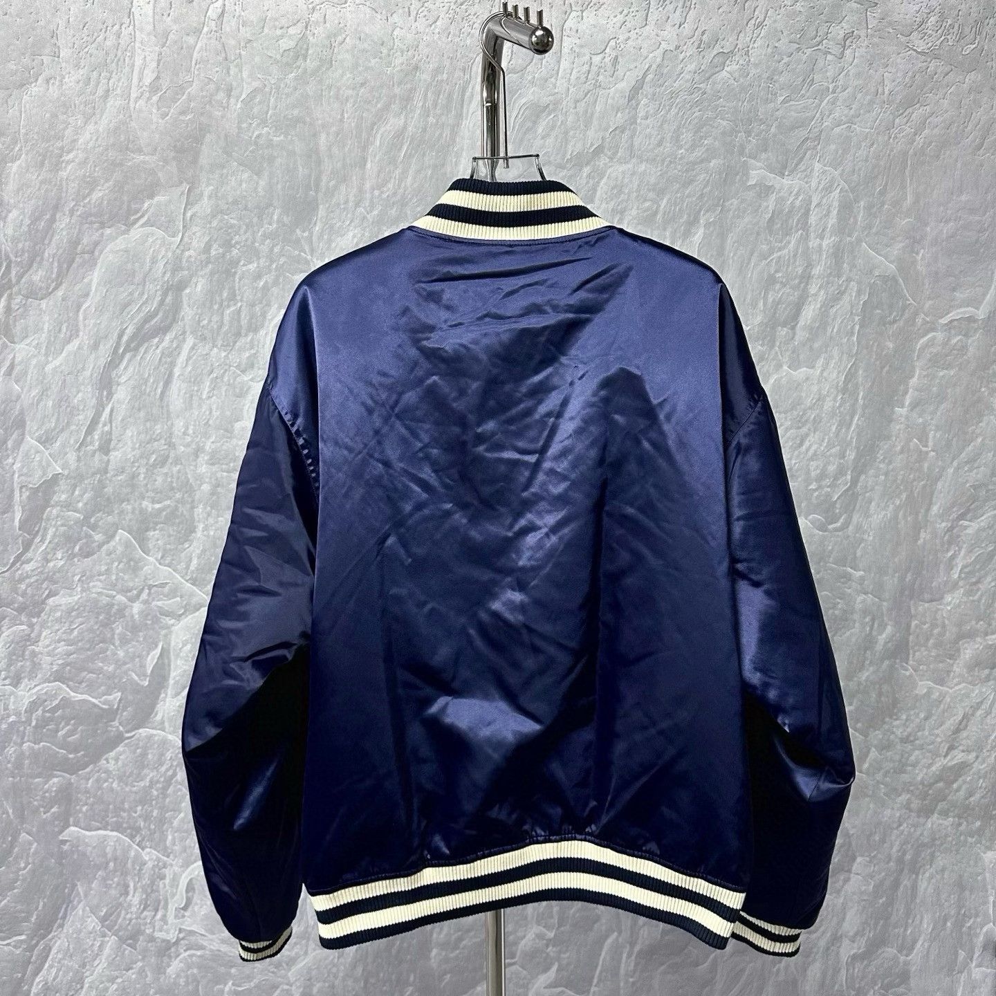 Louis Vuitton louis vuitton ss25 rhinestone baseball jacket Size US M / EU 48-50 / 2 - 4 Thumbnail