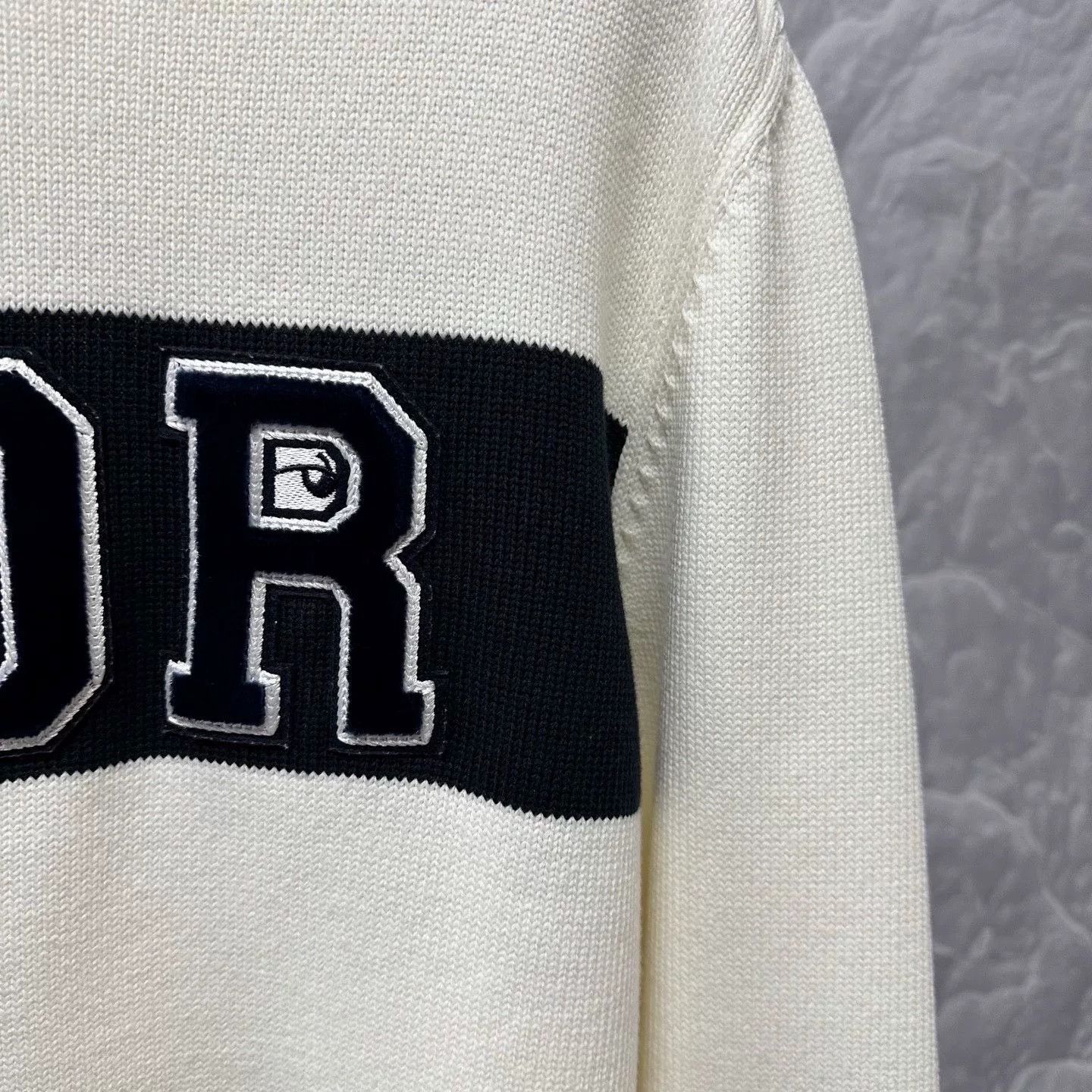 Dior dior logo knitted sweater in cream color Size L / US 10 / IT 46 - 4 Thumbnail