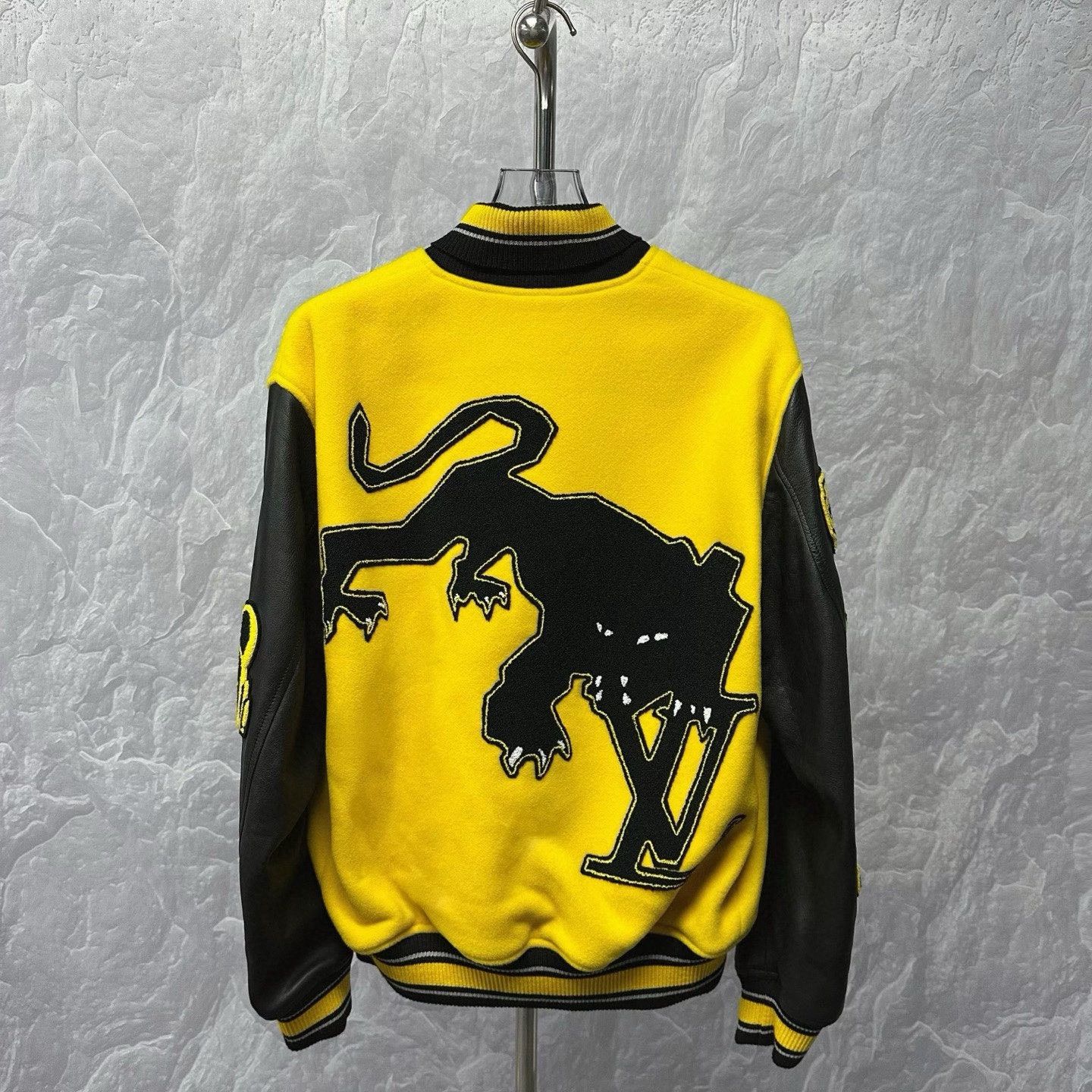 Louis Vuitton louis vuitton yellow varsity jacket with graphics Size US L / EU 52-54 / 3 - 4 Thumbnail