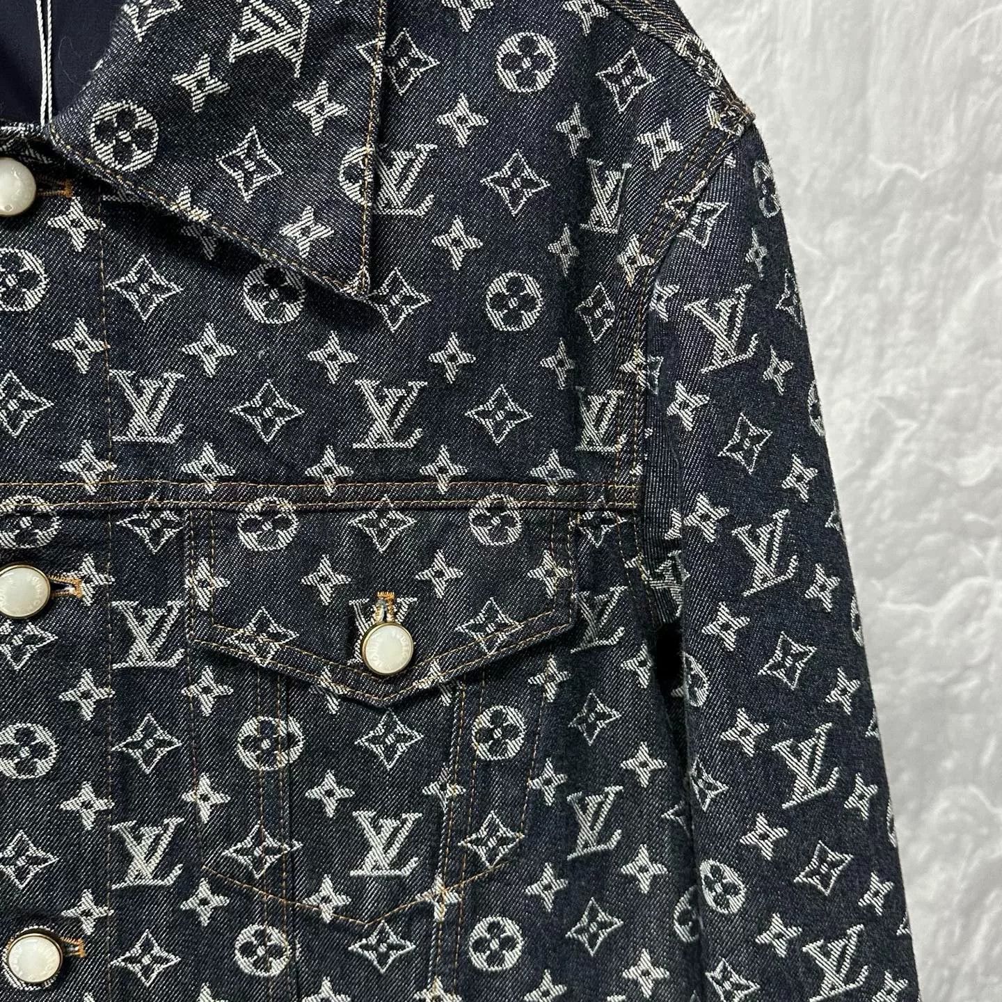 Louis Vuitton louis vuitton fw24 timberland denim jacket Size US L / EU 52-54 / 3 - 4 Thumbnail