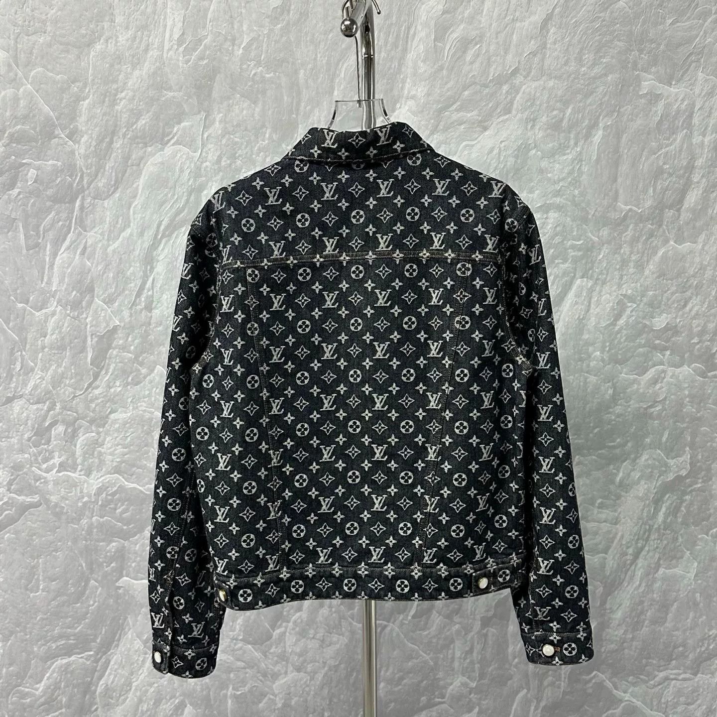 Louis Vuitton louis vuitton fw24 timberland denim jacket Size US L / EU 52-54 / 3 - 2 Thumbnail