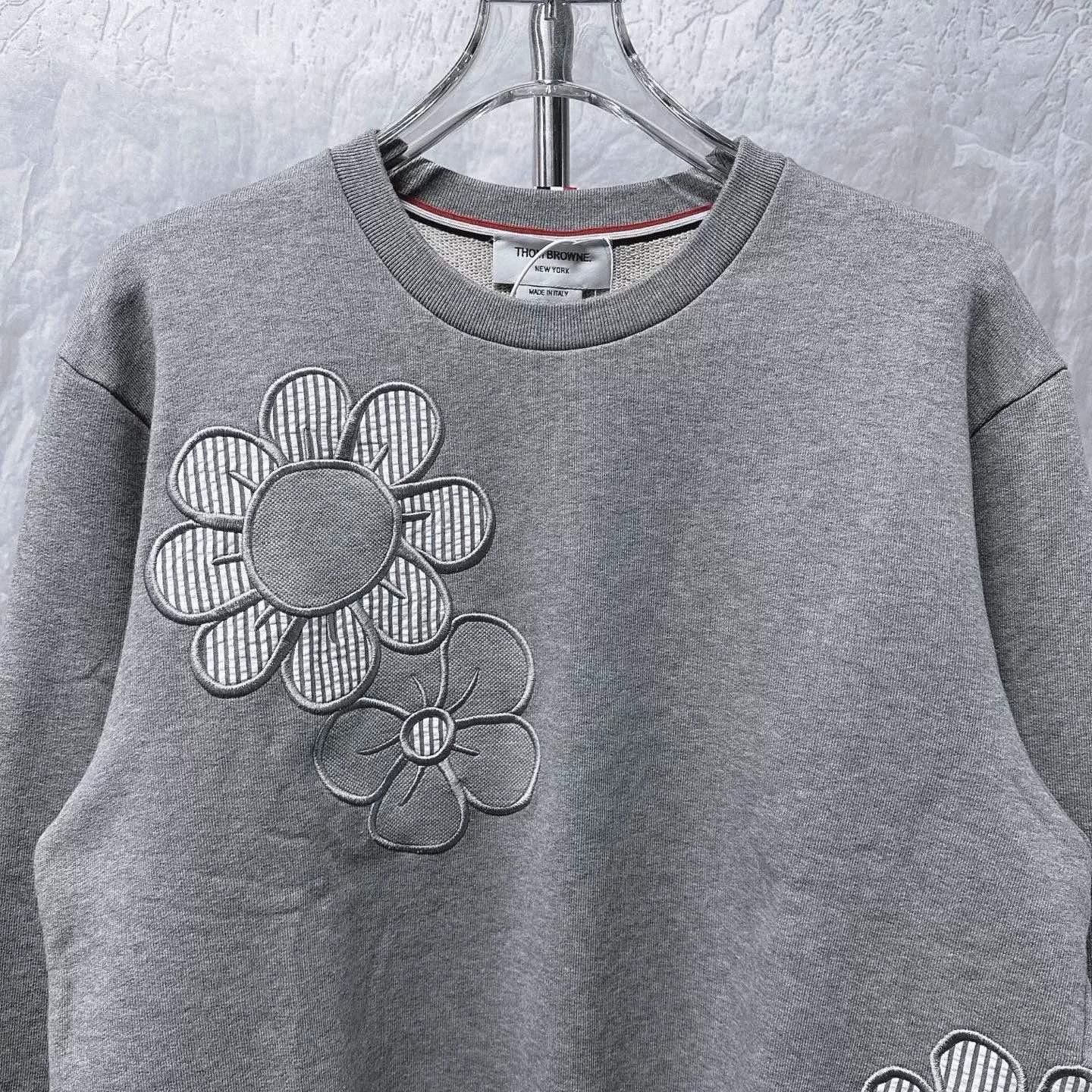 Thom Browne thom browne floral embroidered sweatshirt size 4 Size XL / US 12-14 / IT 48-50 - 2 Thumbnail