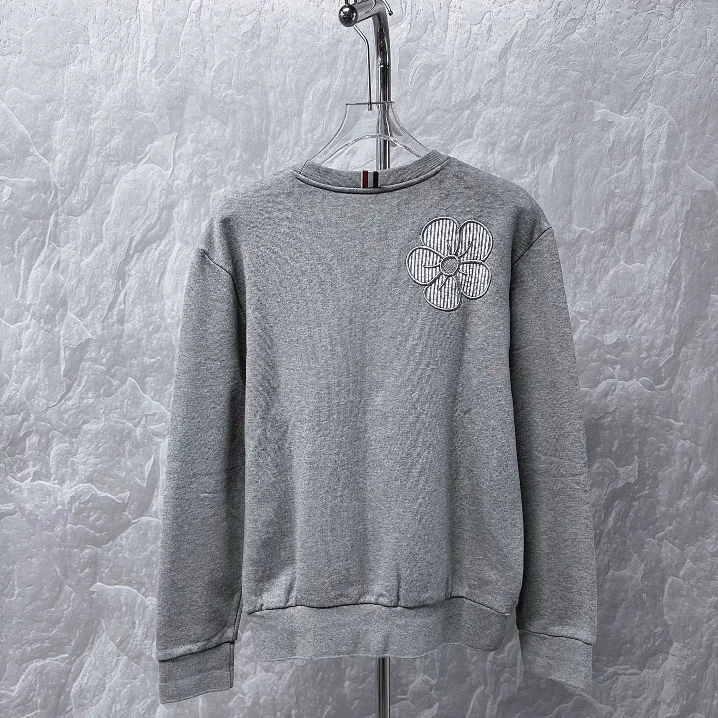 Thom Browne thom browne floral embroidered sweatshirt size 4 Size XL / US 12-14 / IT 48-50 - 4 Thumbnail