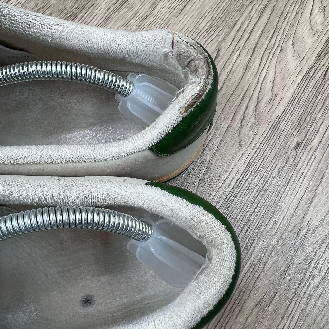 Gucci gucci green and beige perforated sneakers Size US 9 / EU 42 - 9 Thumbnail