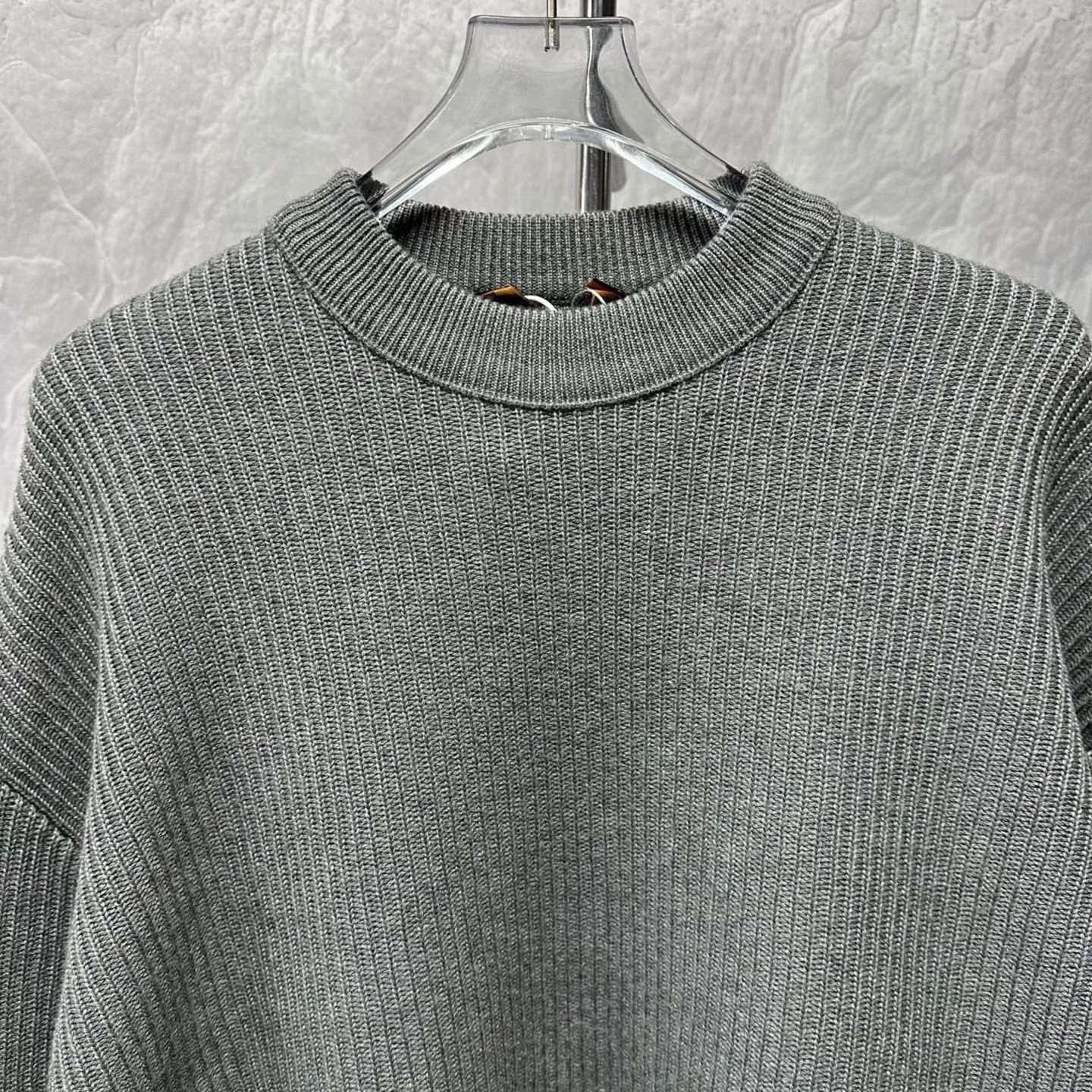 Louis Vuitton gray louis vuitton knit sweater with logo Size US S / EU 44-46 / 1 - 3 Thumbnail
