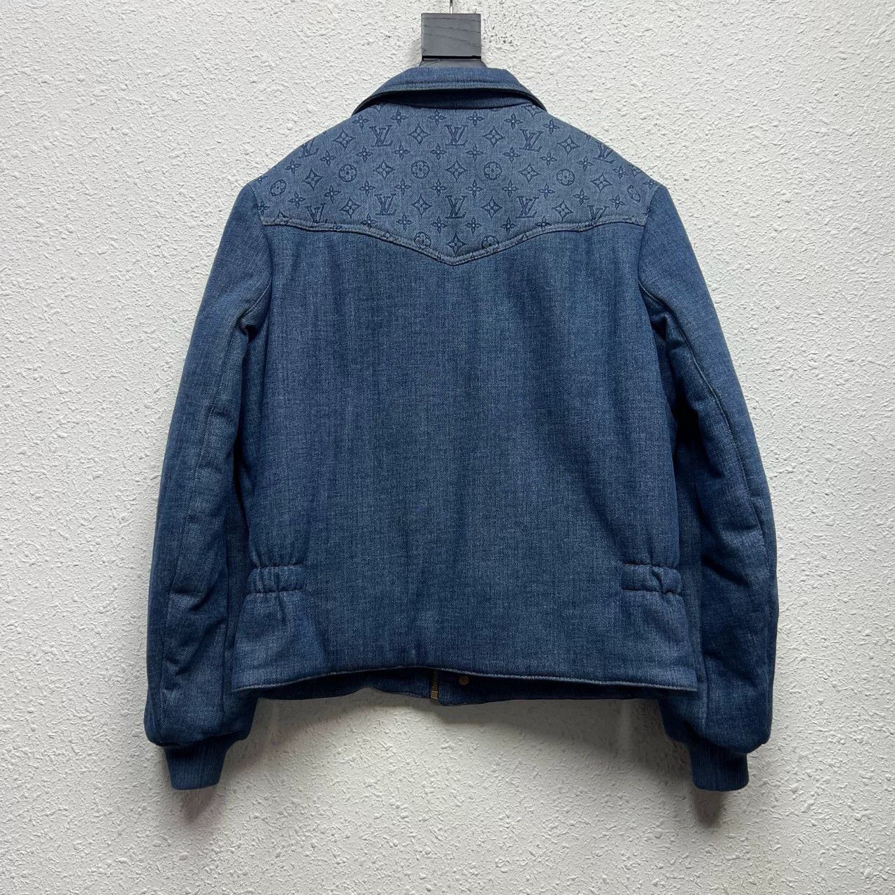 Louis Vuitton louis vuitton embossed logo denim jacket Size US M / EU 48-50 / 2 - 2 Thumbnail