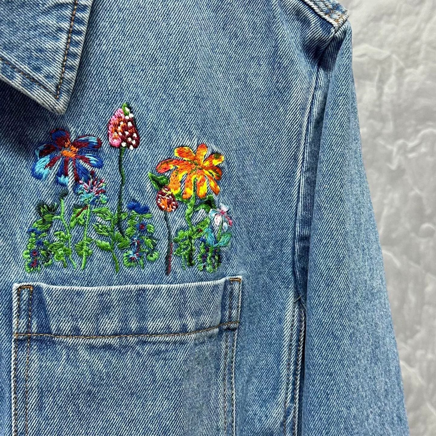 Louis Vuitton embroidered denim jacket from louis vuitton Size L / US 10 / IT 46 - 4 Thumbnail