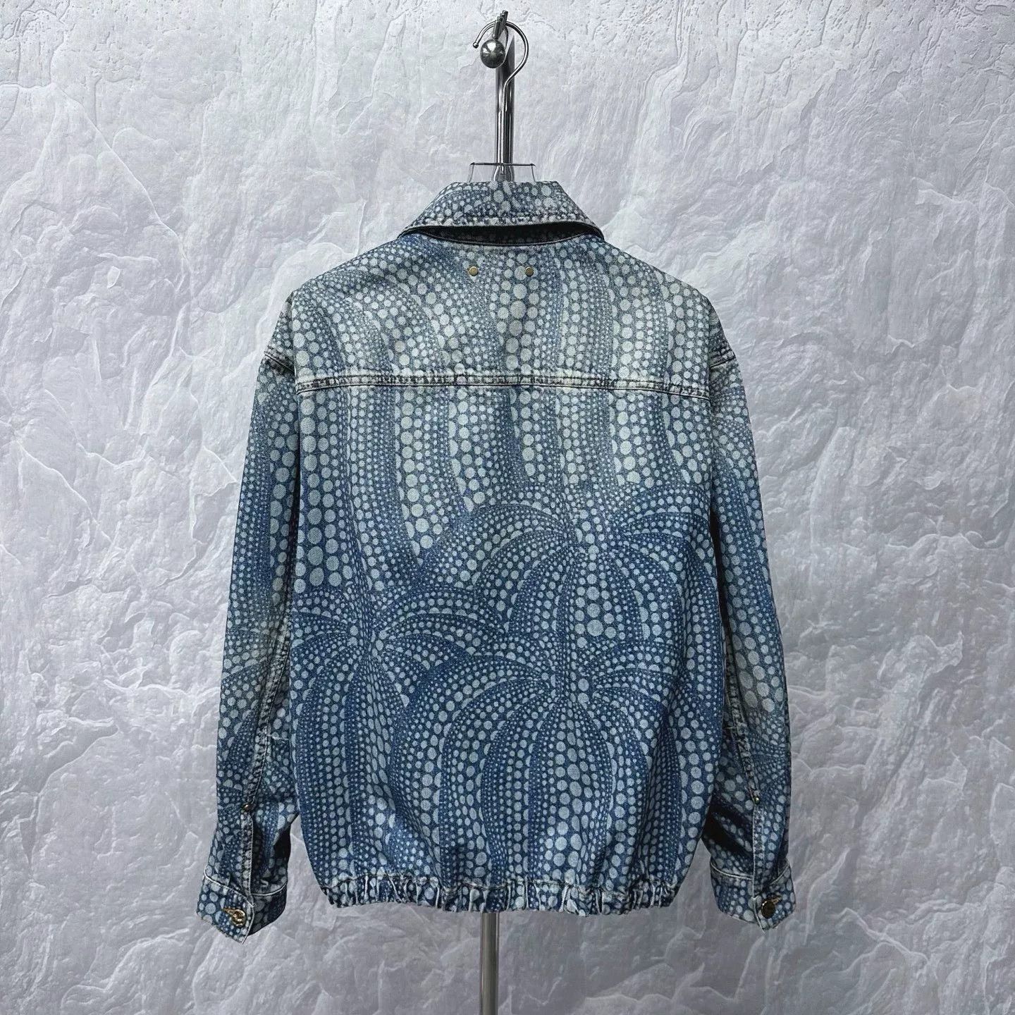 Louis Vuitton louis vuitton dotted denim jacket size 48 Size L / US 10 / IT 46 - 4 Thumbnail