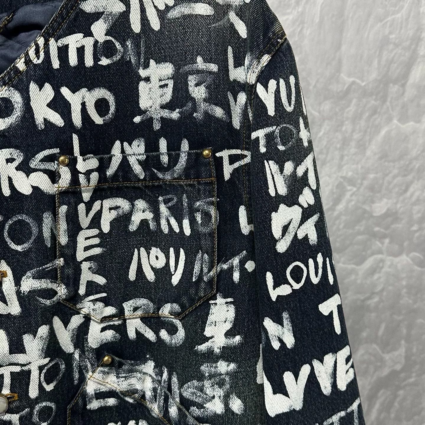 Louis Vuitton Louis Vuitton Graffiti Denim Jacket Size 52 Size US L / EU 52-54 / 3 - 3 Thumbnail