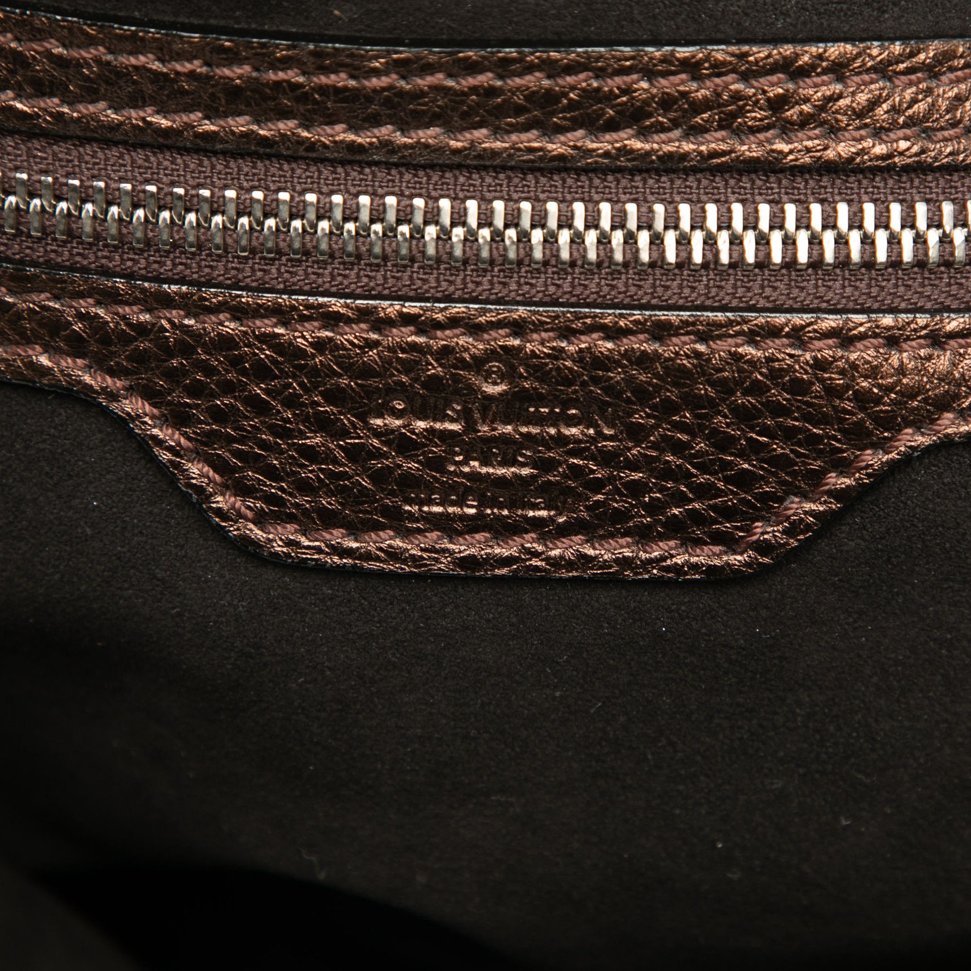 Louis Vuitton Louis Vuitton Monogram Mahina L Hobo Size ONE SIZE - 5 Thumbnail