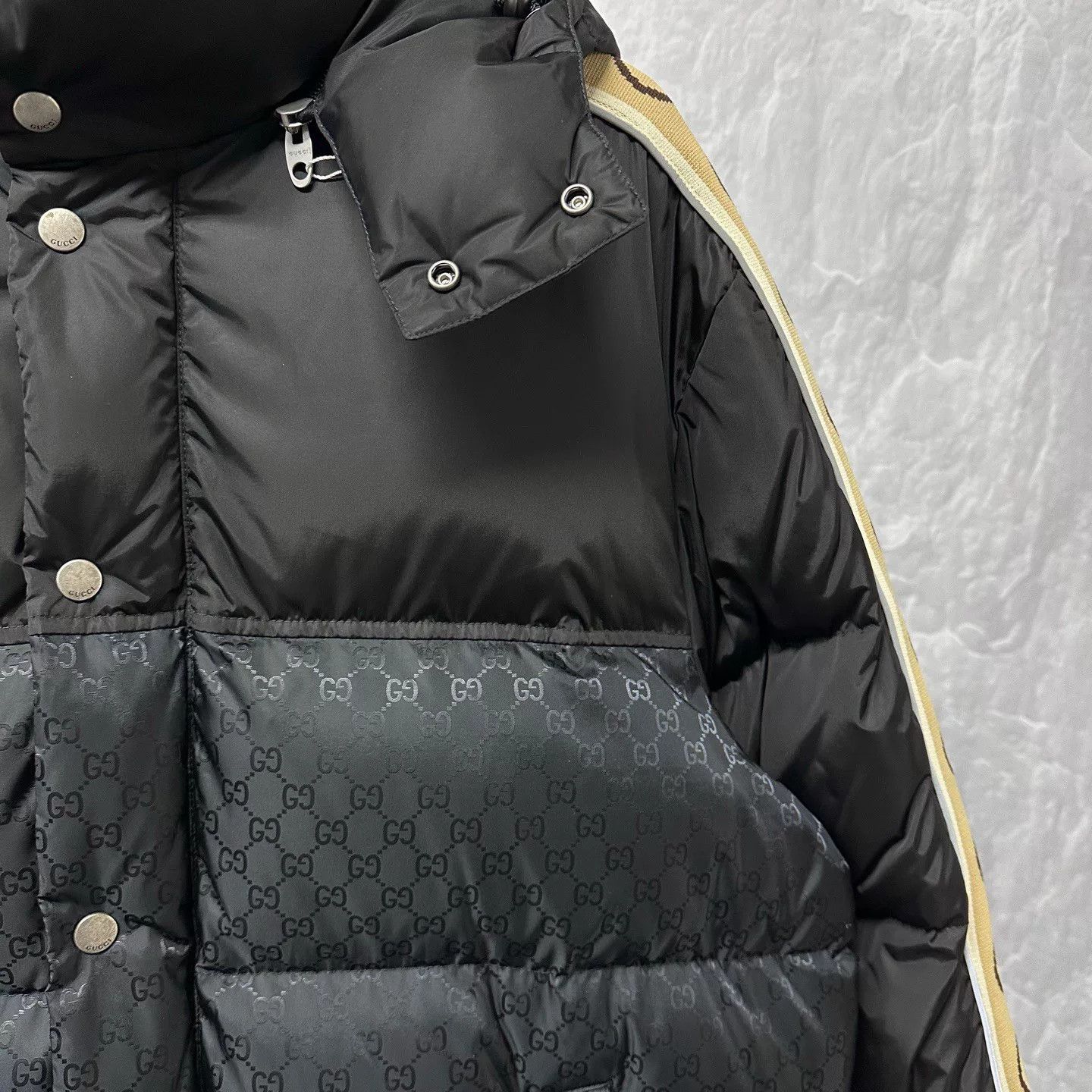 Gucci gucci reflective down jacket with detachable hood Size US L / EU 52-54 / 3 - 3 Thumbnail