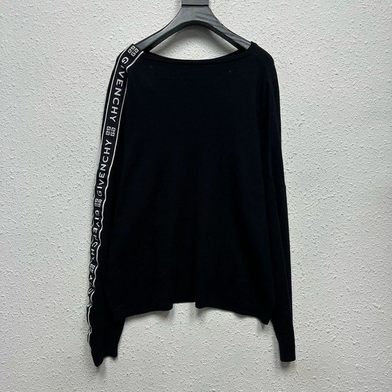 Givenchy givenchy logo print black sweater xl Size US XL / EU 56 / 4 - 2 Thumbnail