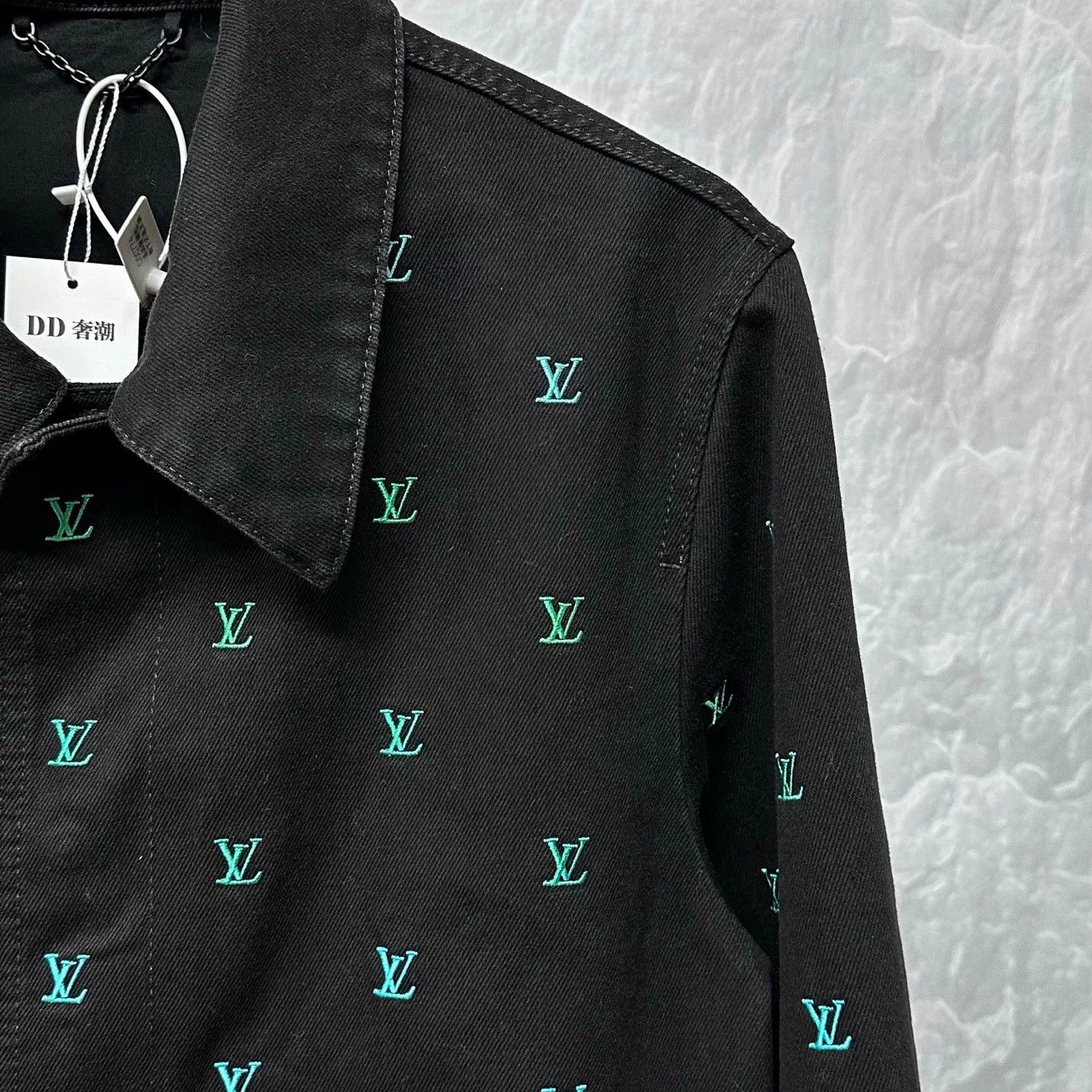 Louis Vuitton louis vuitton embroidered denim jacket for men Size US L / EU 52-54 / 3 - 3 Thumbnail
