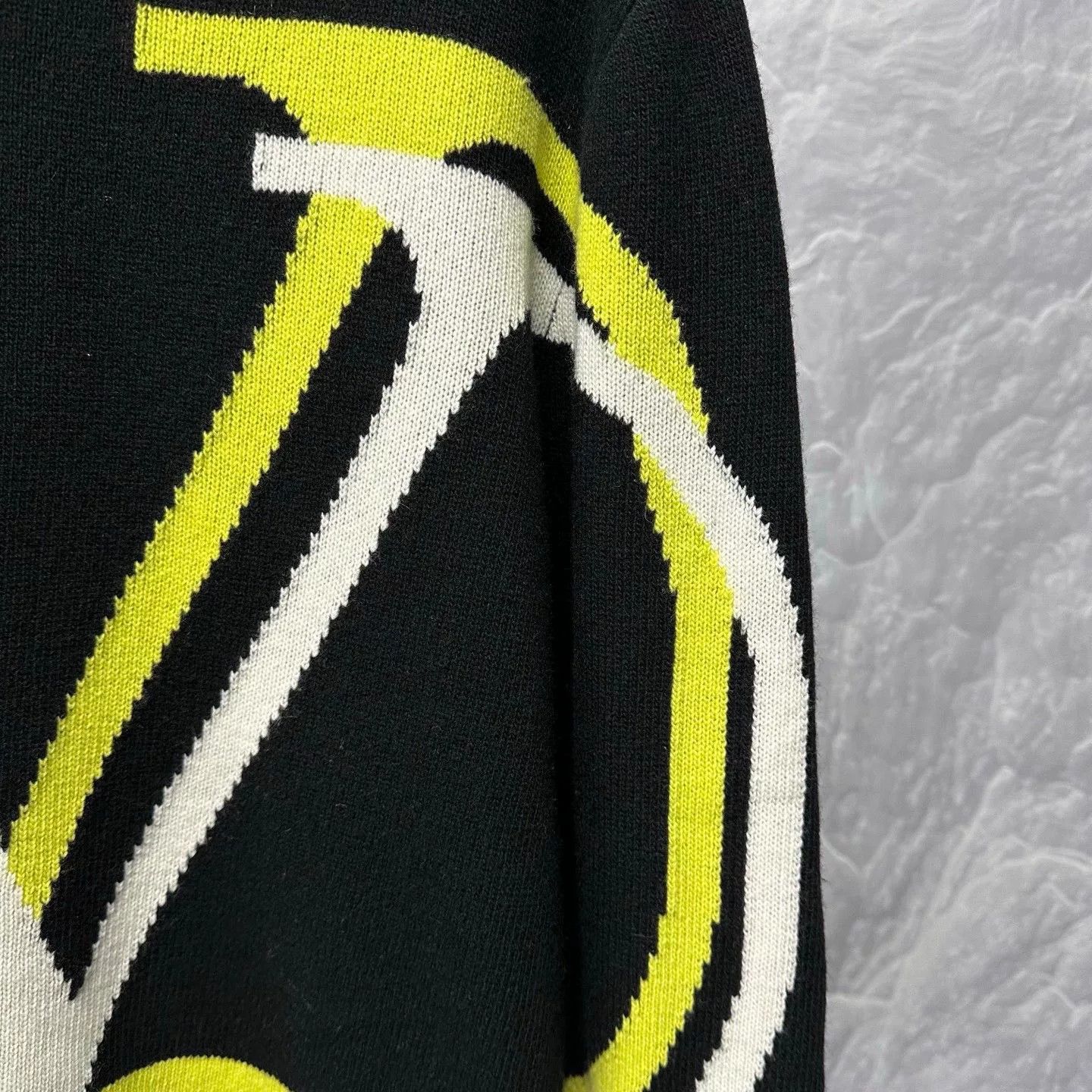 Valentino valentino logo wool sweater in black Size US XL / EU 56 / 4 - 3 Thumbnail