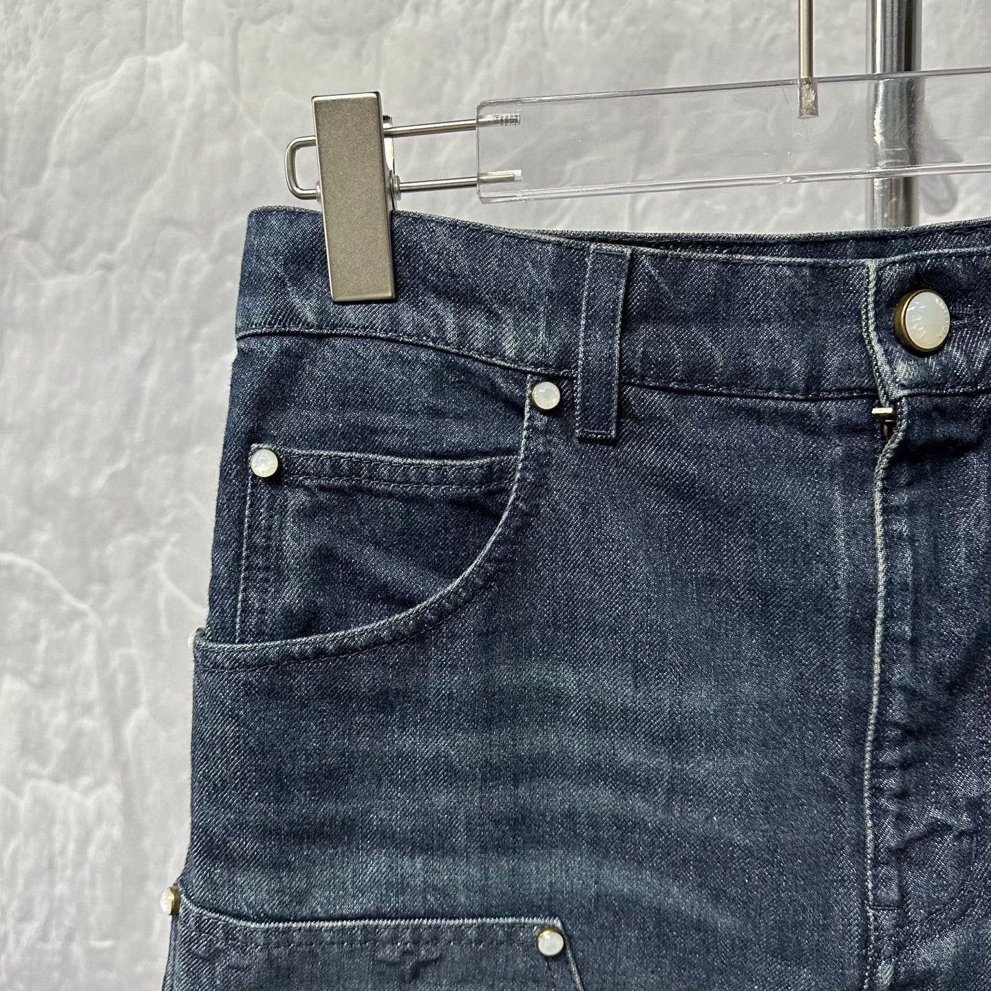 Louis Vuitton Louis Vuitton Embossed Denim Shorts Size 32 Size 32" / US 10 / IT 46 - 3 Thumbnail