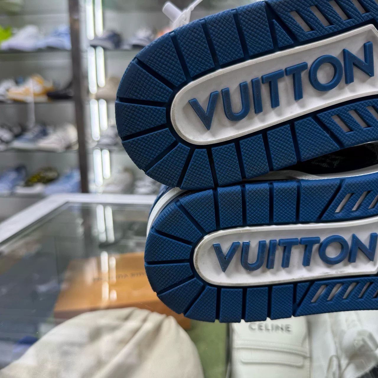 Louis Vuitton louis vuitton lv trainer blue and white sneakers Size US 10 / EU 43 - 8 Thumbnail