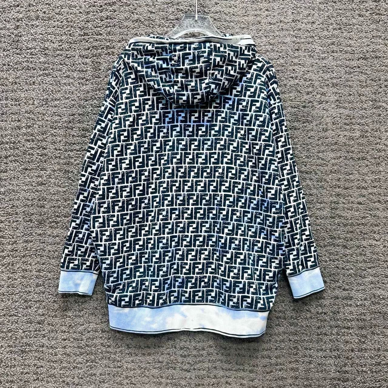 Fendi fendi logo print hoodie in california sky Size US M / EU 48-50 / 2 - 2 Thumbnail