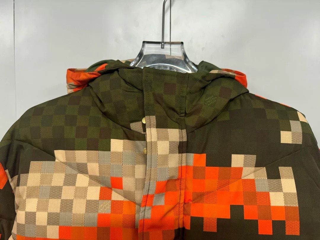 Louis Vuitton louis vuitton mosaic down jacket Size US L / EU 52-54 / 3 - 3 Thumbnail