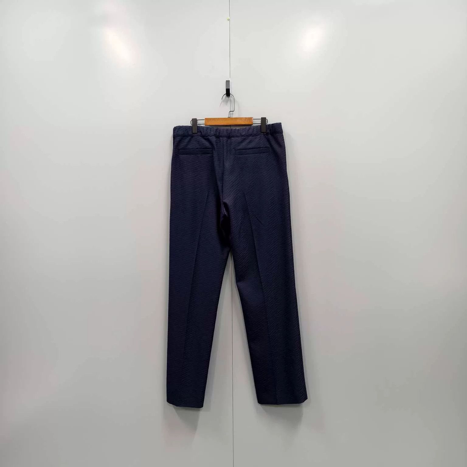Louis Vuitton louis vuitton navy printed trousers size 42 Size US 42 / EU 58 - 2 Thumbnail