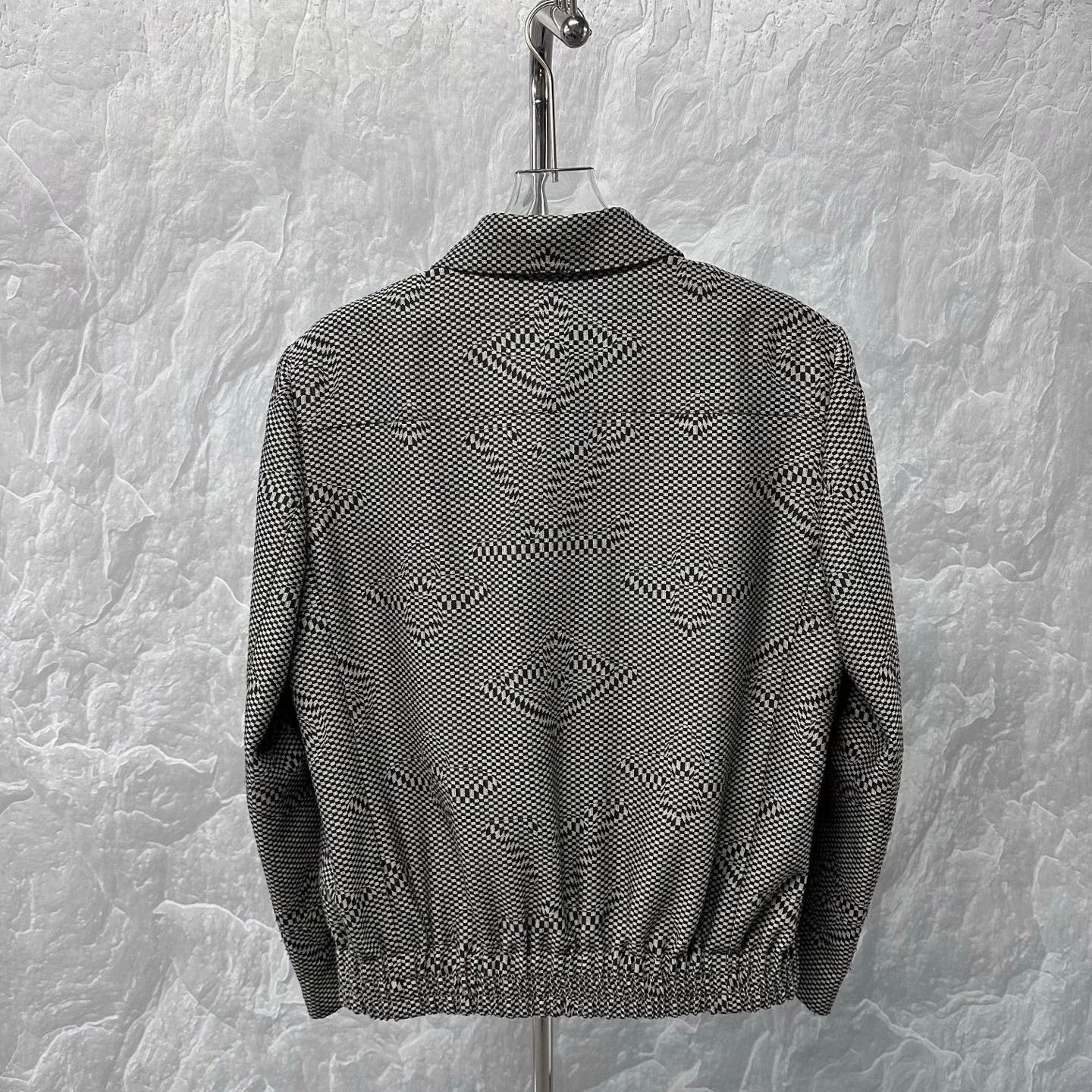 Louis Vuitton louis vuitton lv mosaic zip jacket size 52 Size US L / EU 52-54 / 3 - 4 Thumbnail