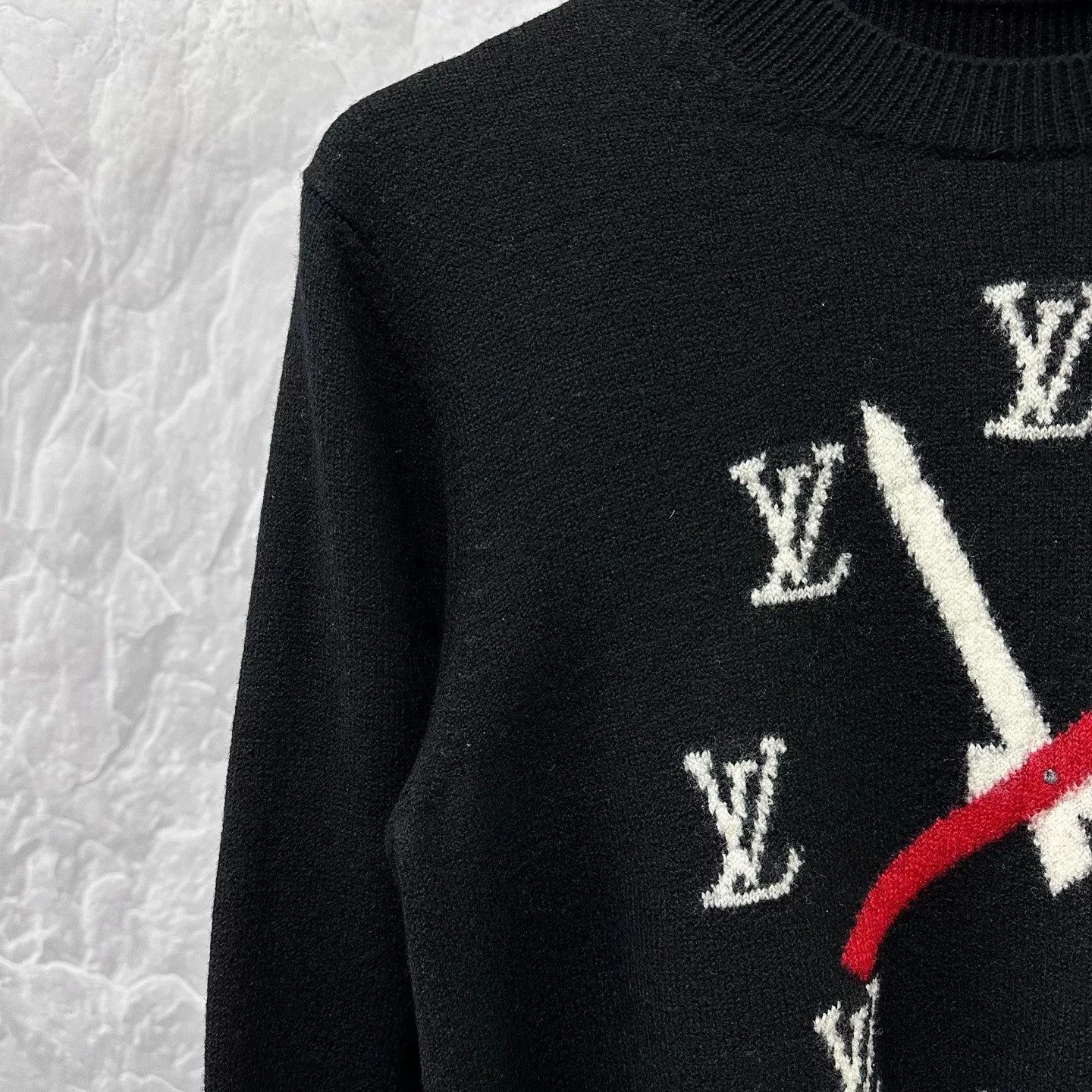Louis Vuitton louis vuitton black clock sweater size L Size US L / EU 52-54 / 3 - 3 Thumbnail