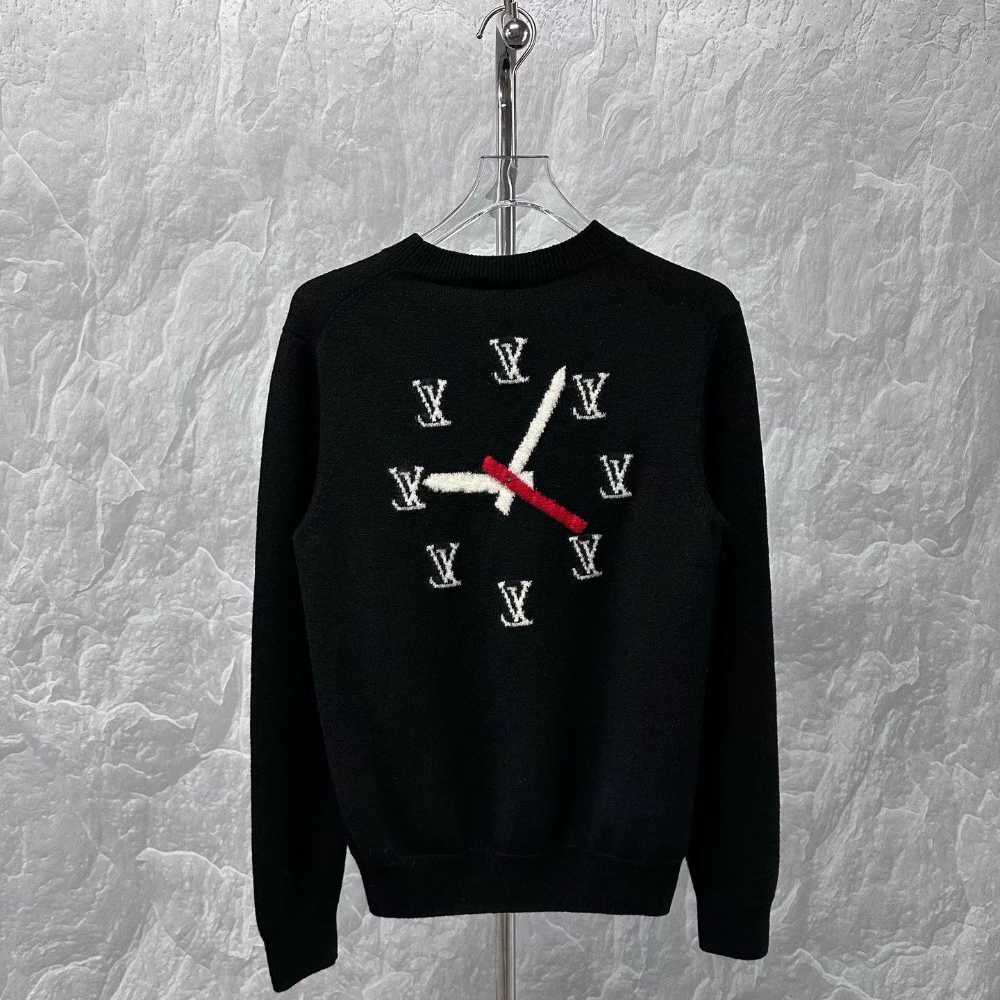 Louis Vuitton louis vuitton black clock sweater size L Size US L / EU 52-54 / 3 - 4 Thumbnail